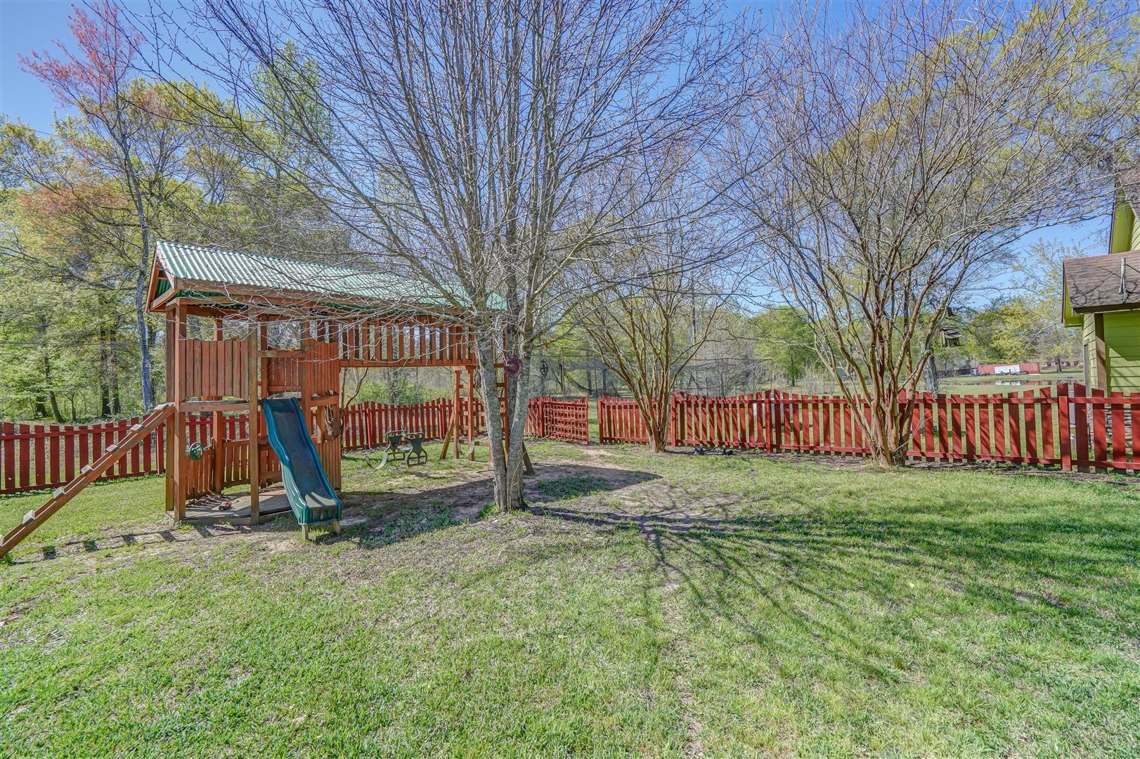 10125 Fostoria Road Property Photo 24