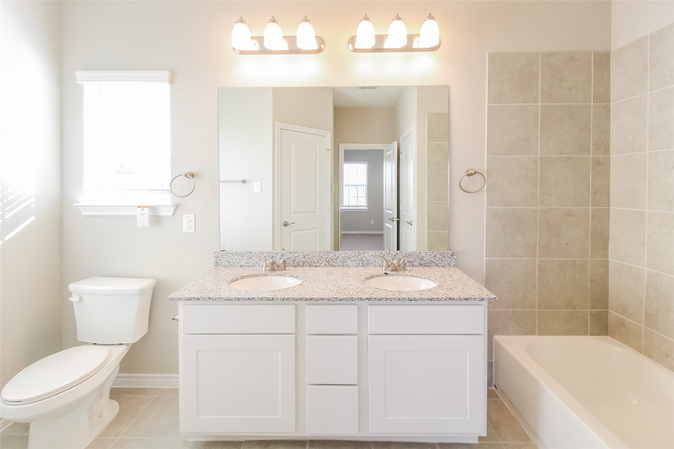 2540 Aurora Lane Property Photo 8