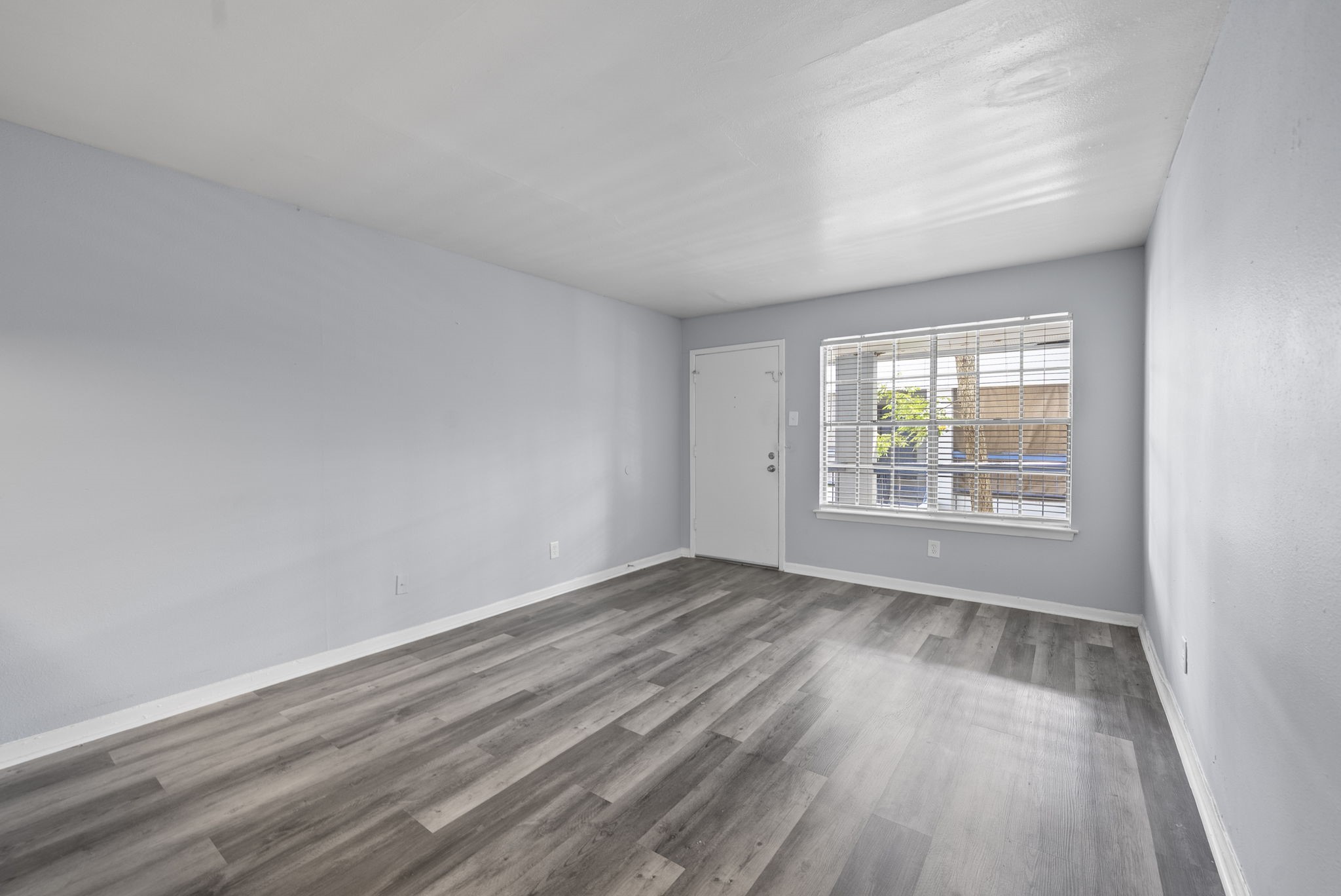 3802 E Nasa Road Property Photo 8