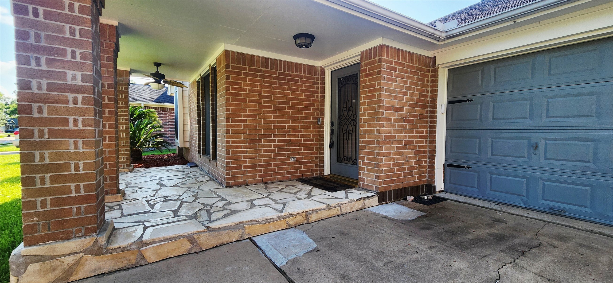 213 Mango Street Property Photo 2