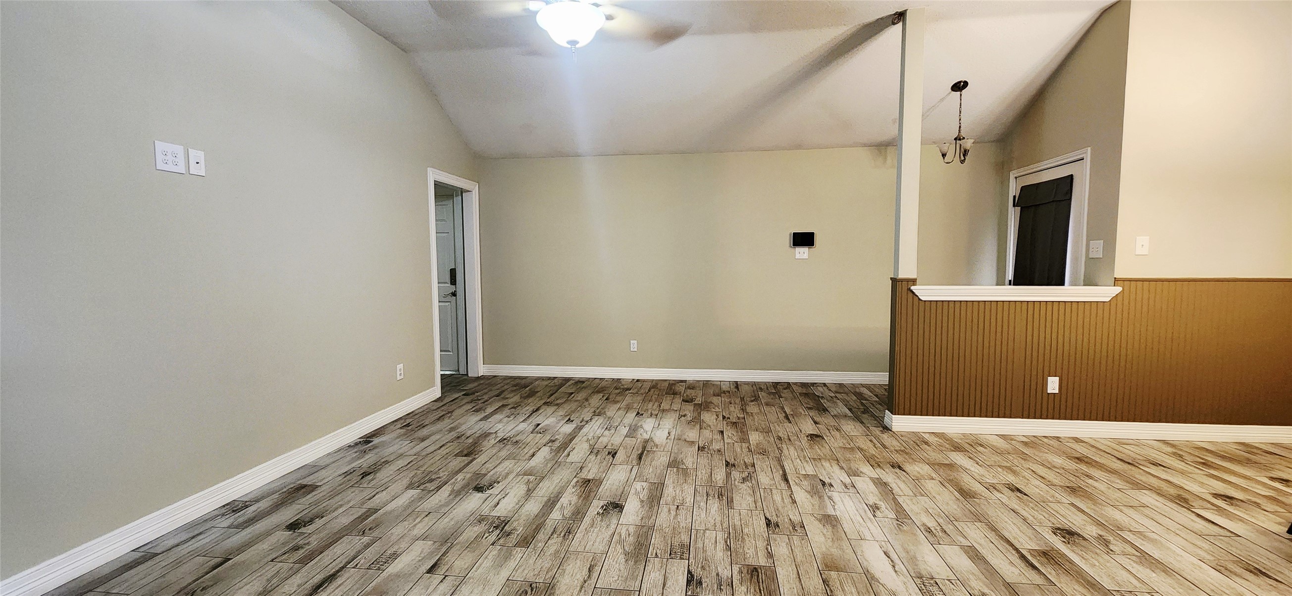 213 Mango Street Property Photo 5