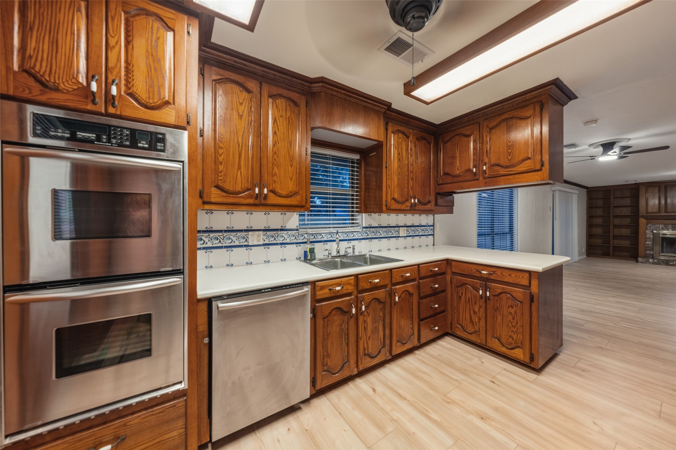 2907 Dewberry Lane Property Photo 4