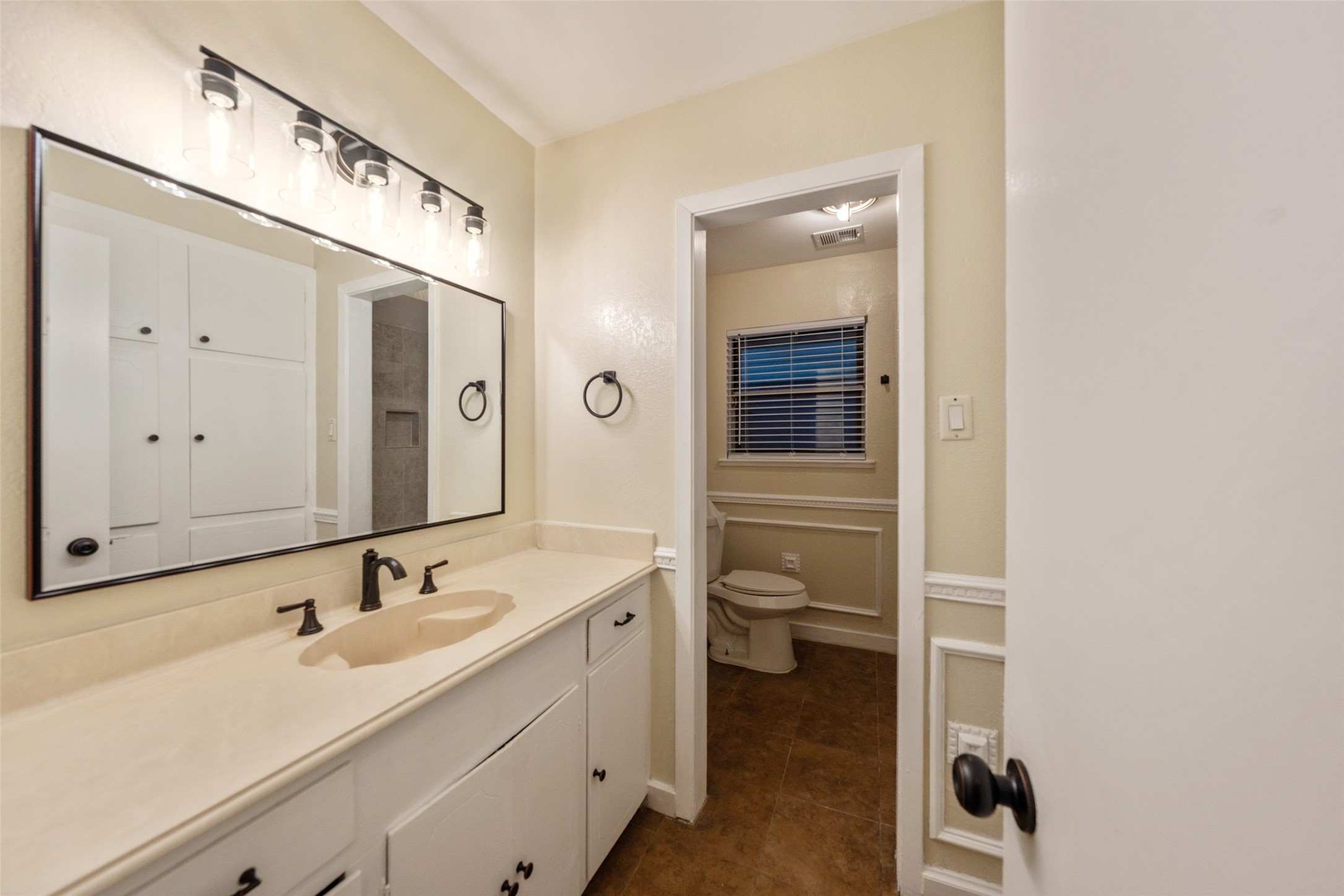 2907 Dewberry Lane Property Photo 14