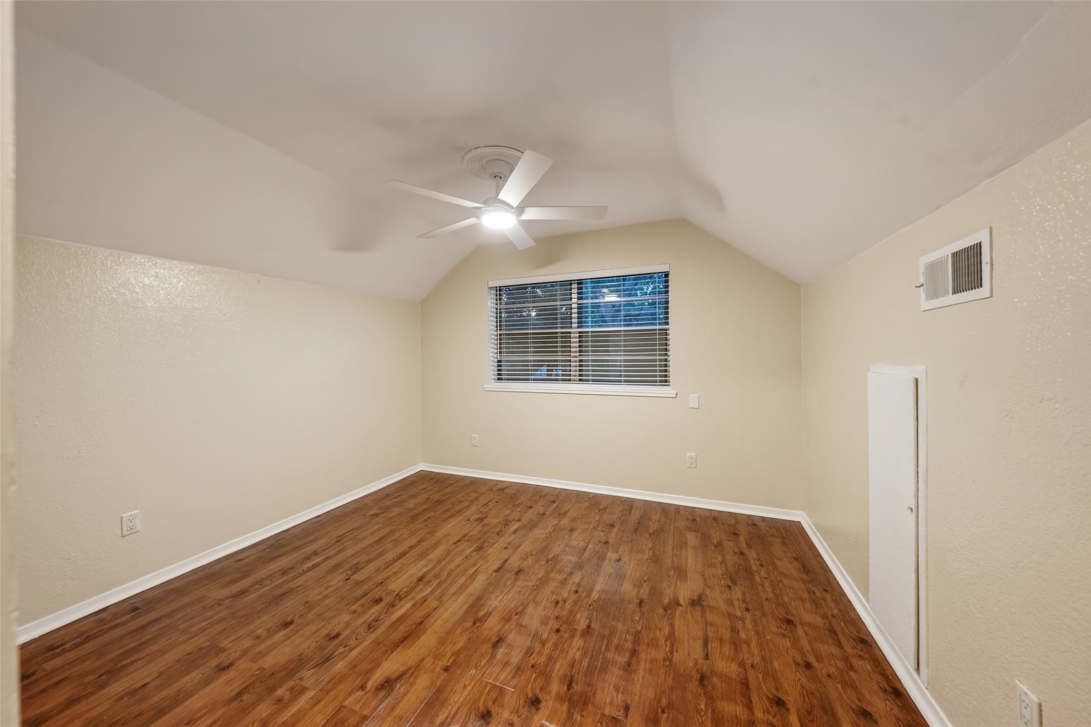 2907 Dewberry Lane Property Photo 17