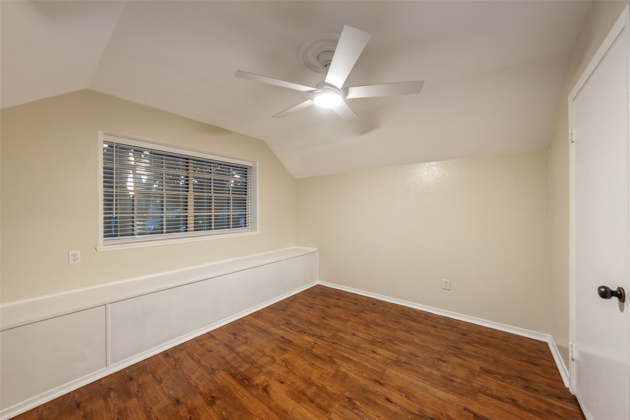 2907 Dewberry Lane Property Photo 18