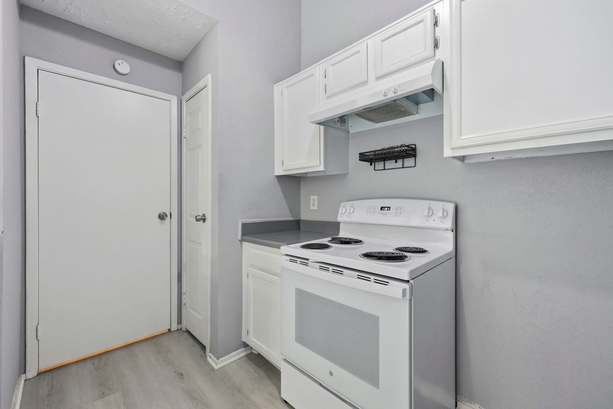 5421 Diane Court Property Photo 7