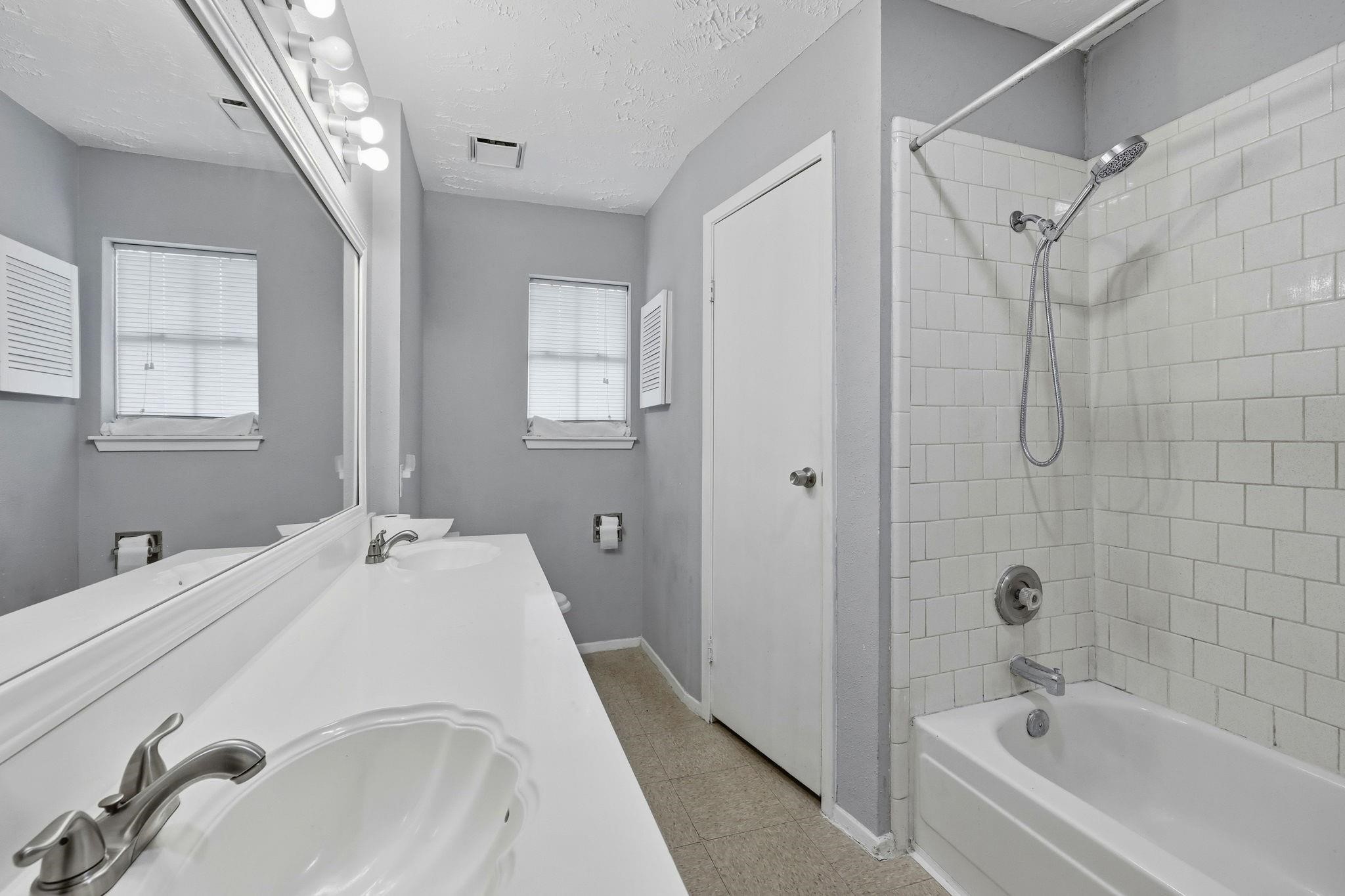5421 Diane Court Property Photo 18