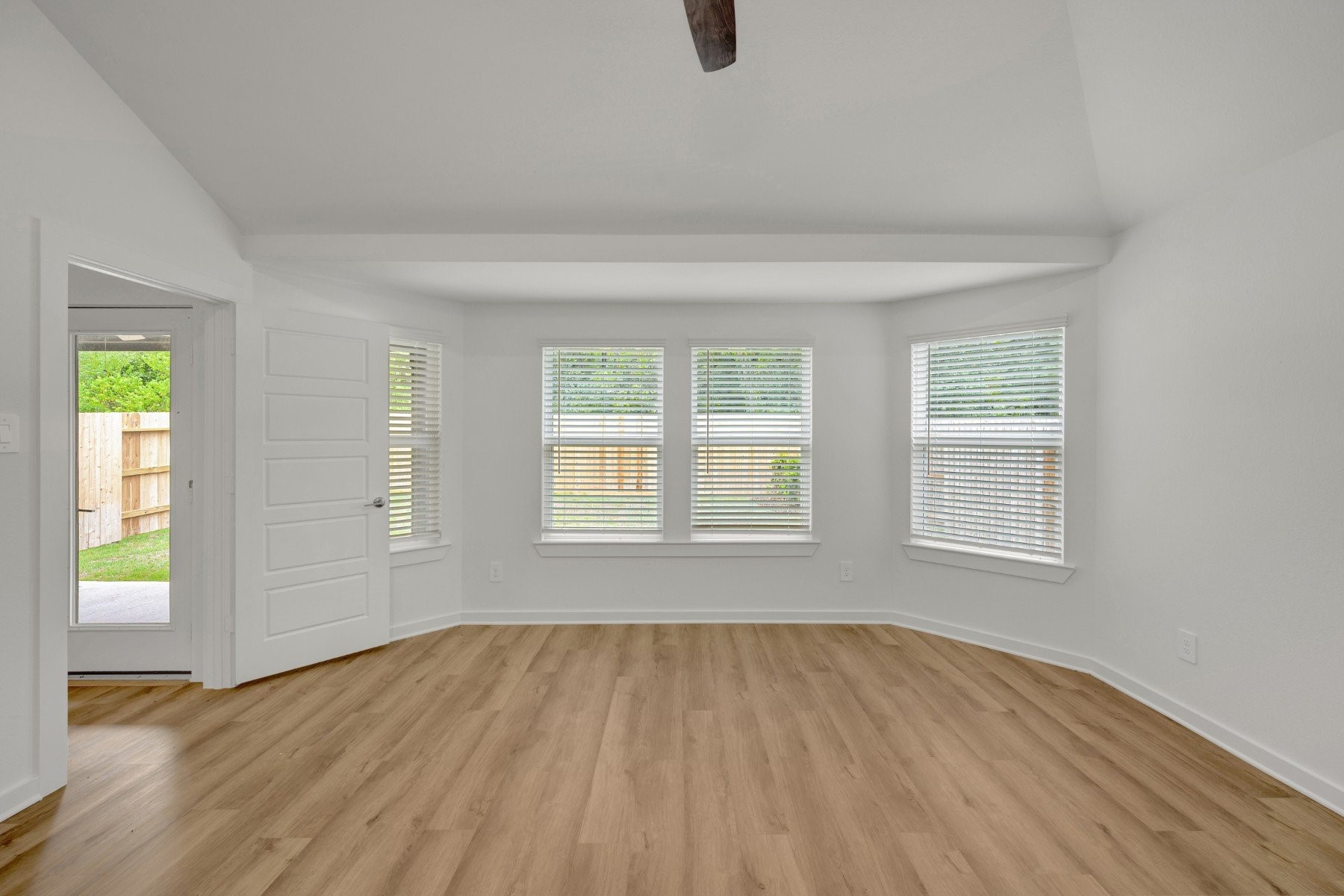 20602 Draper Road Property Photo 32