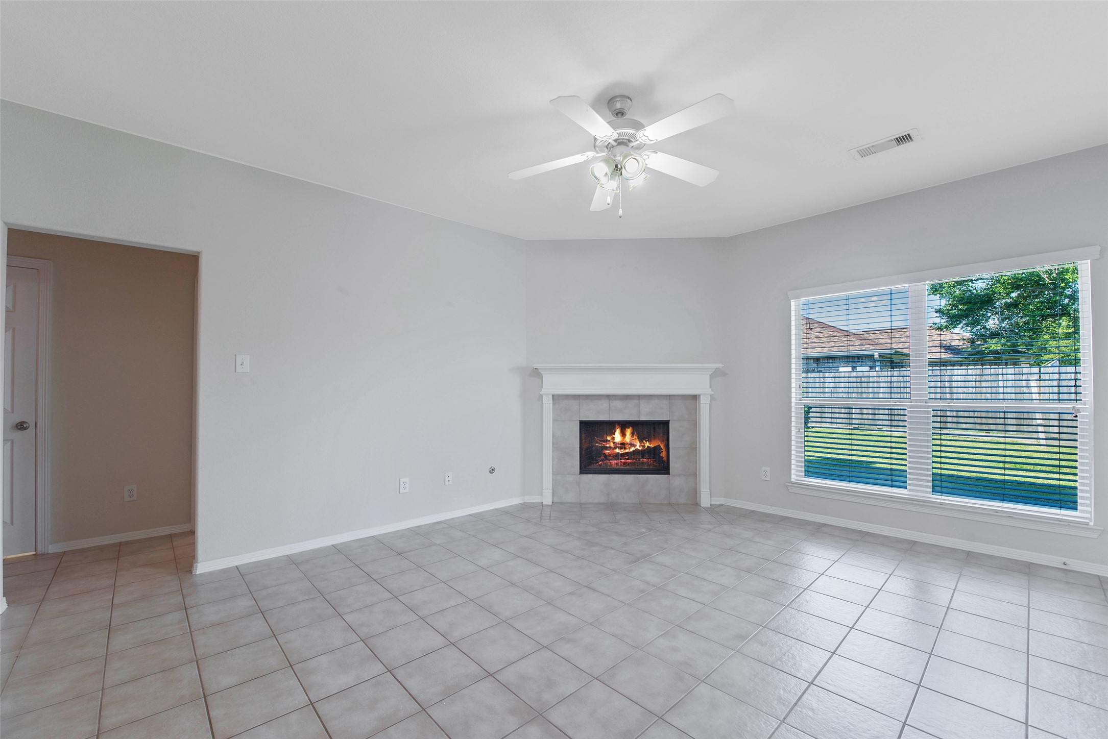 131 Sunset Falls Drive Property Photo 11
