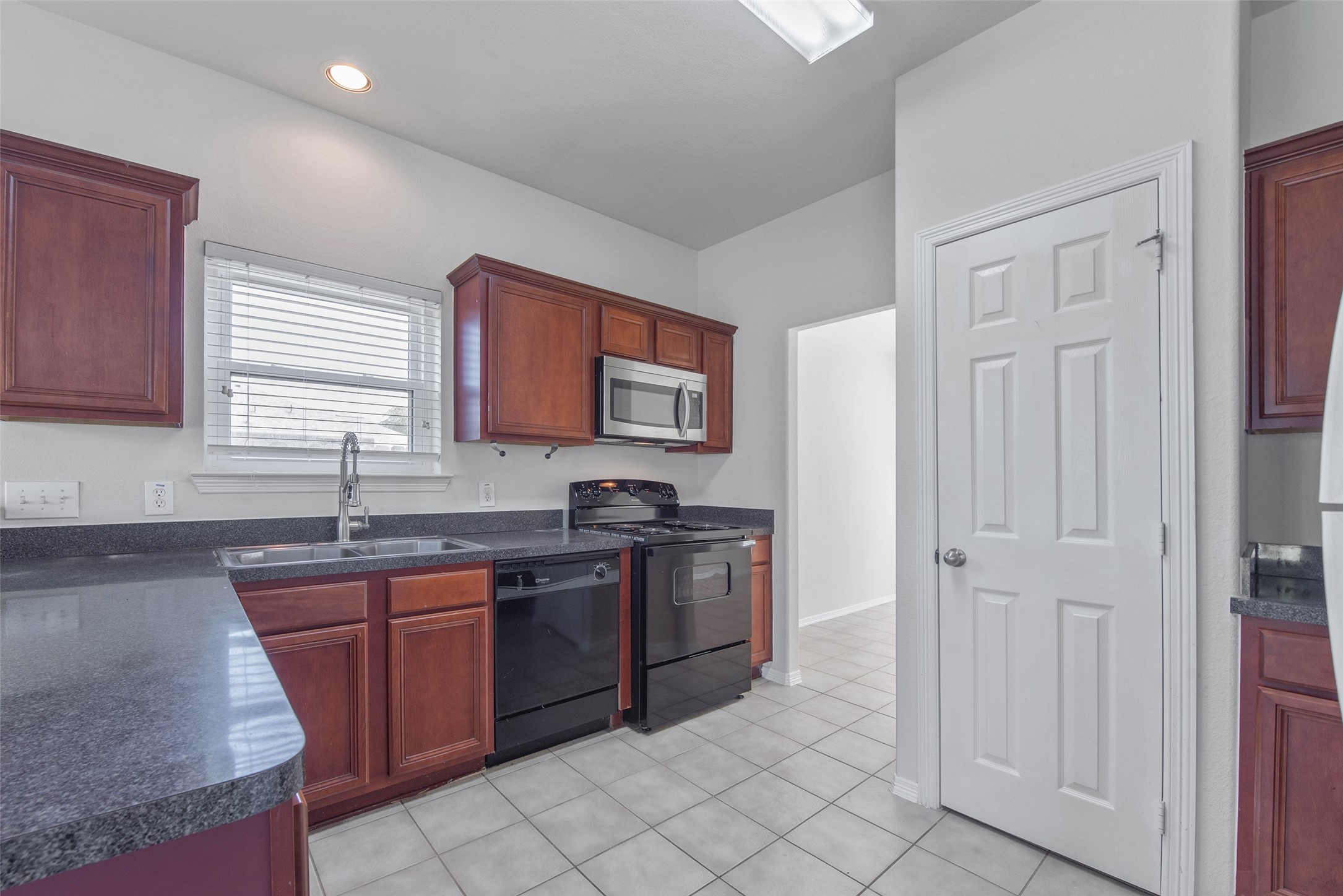 131 Sunset Falls Drive Property Photo 14