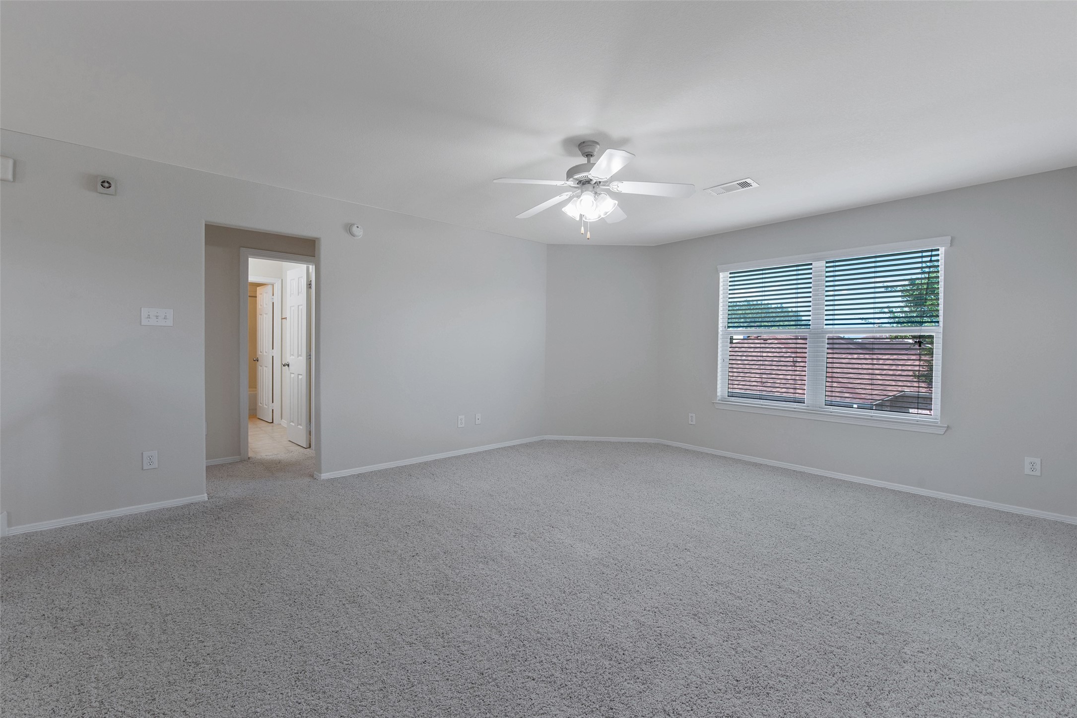 131 Sunset Falls Drive Property Photo 28