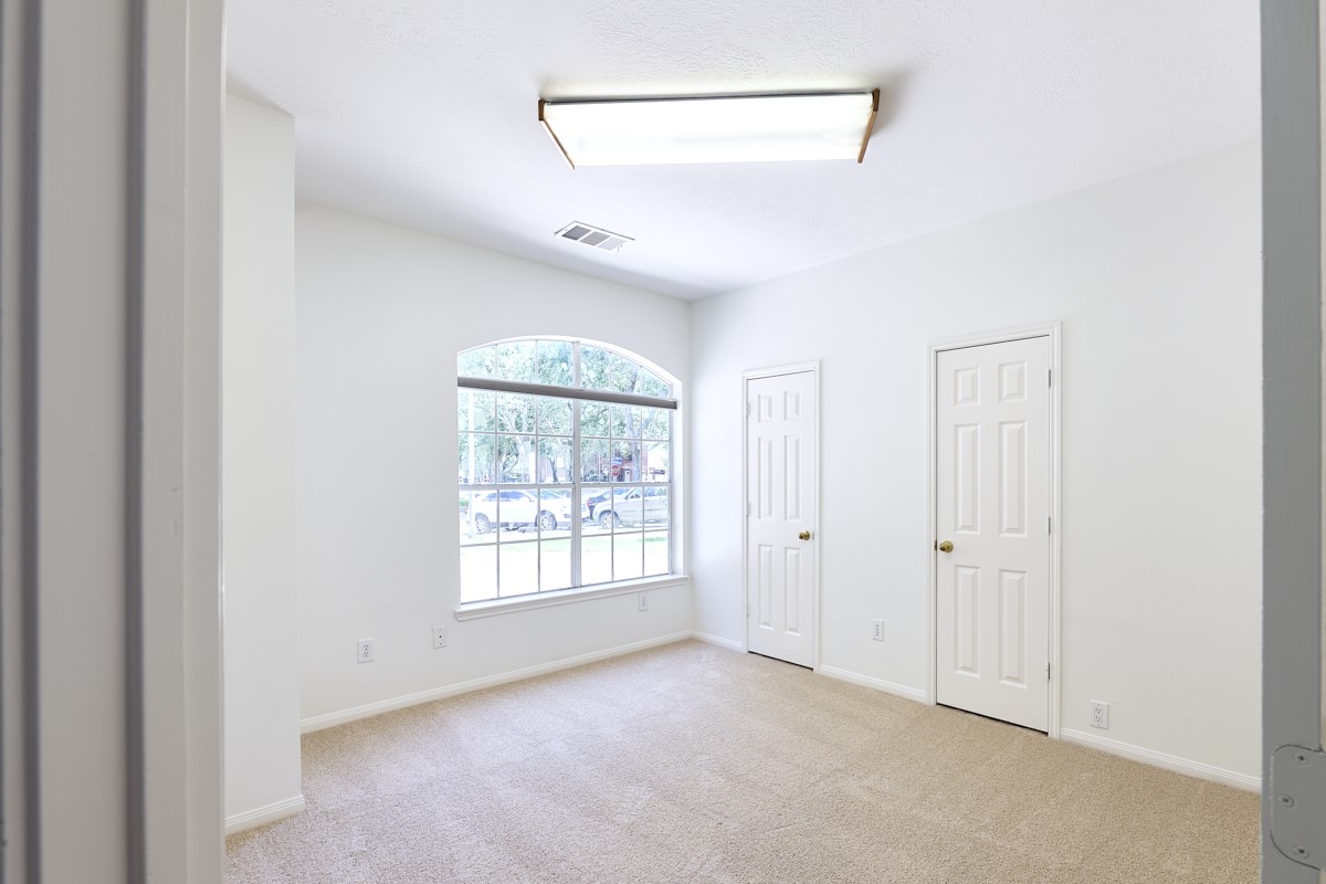 4006 Perry Knoll Court Property Photo 15