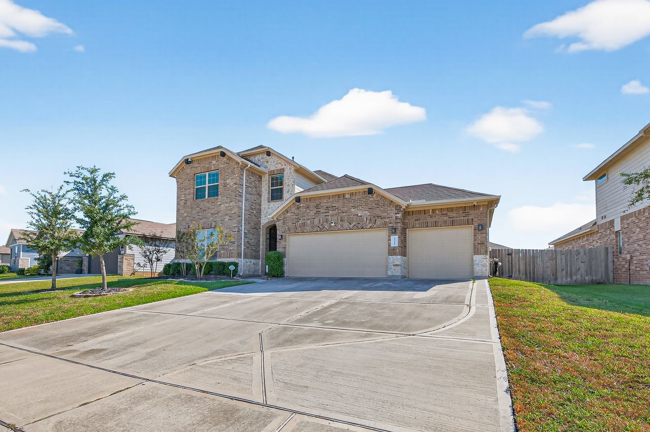 25818 Balsamwood Drive Property Photo 4