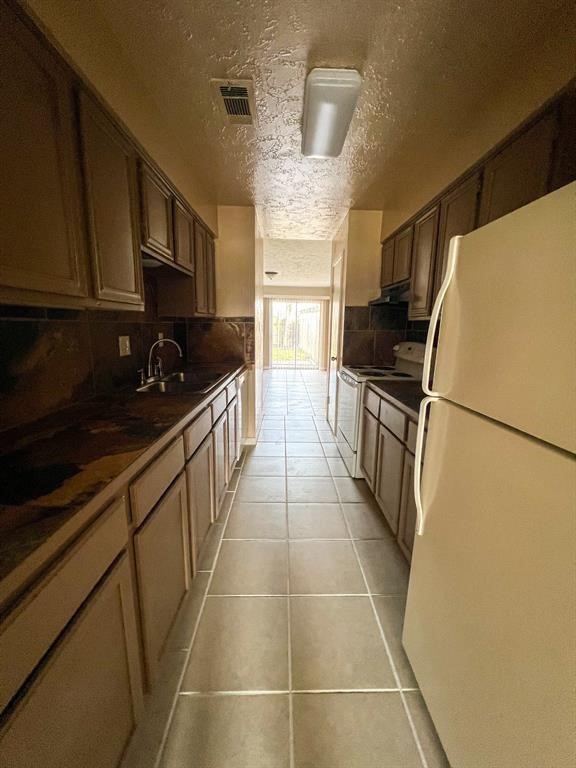 6736 W Fuqua Drive Property Photo 5