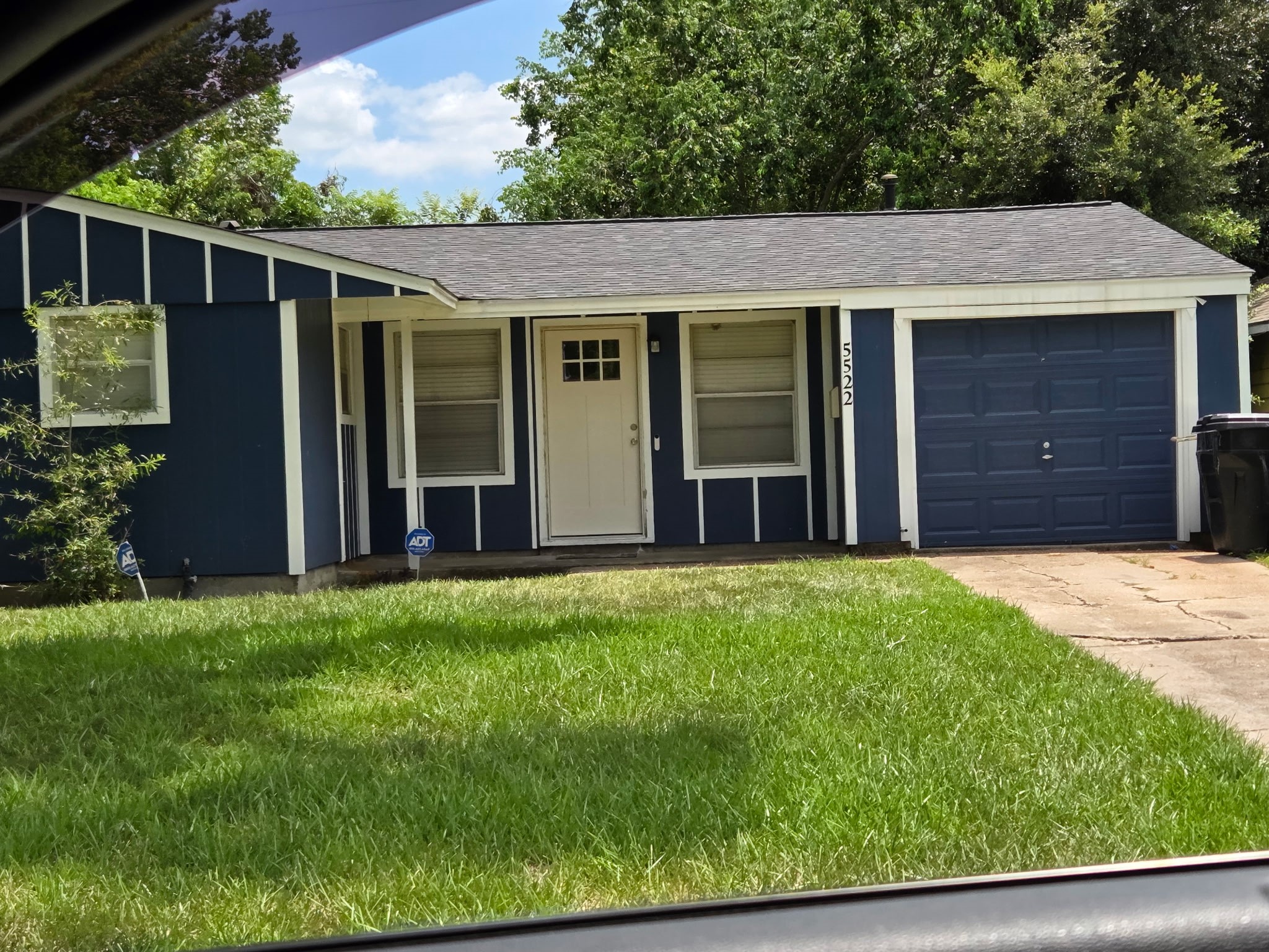 5522 Thrush Drive Property Photo 1
