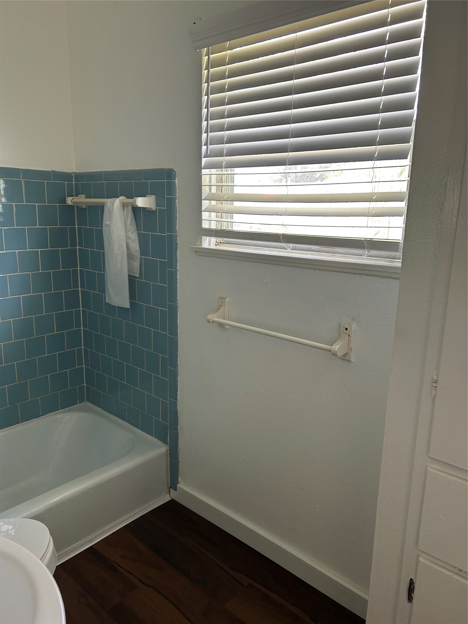 5522 Thrush Drive Property Photo 5