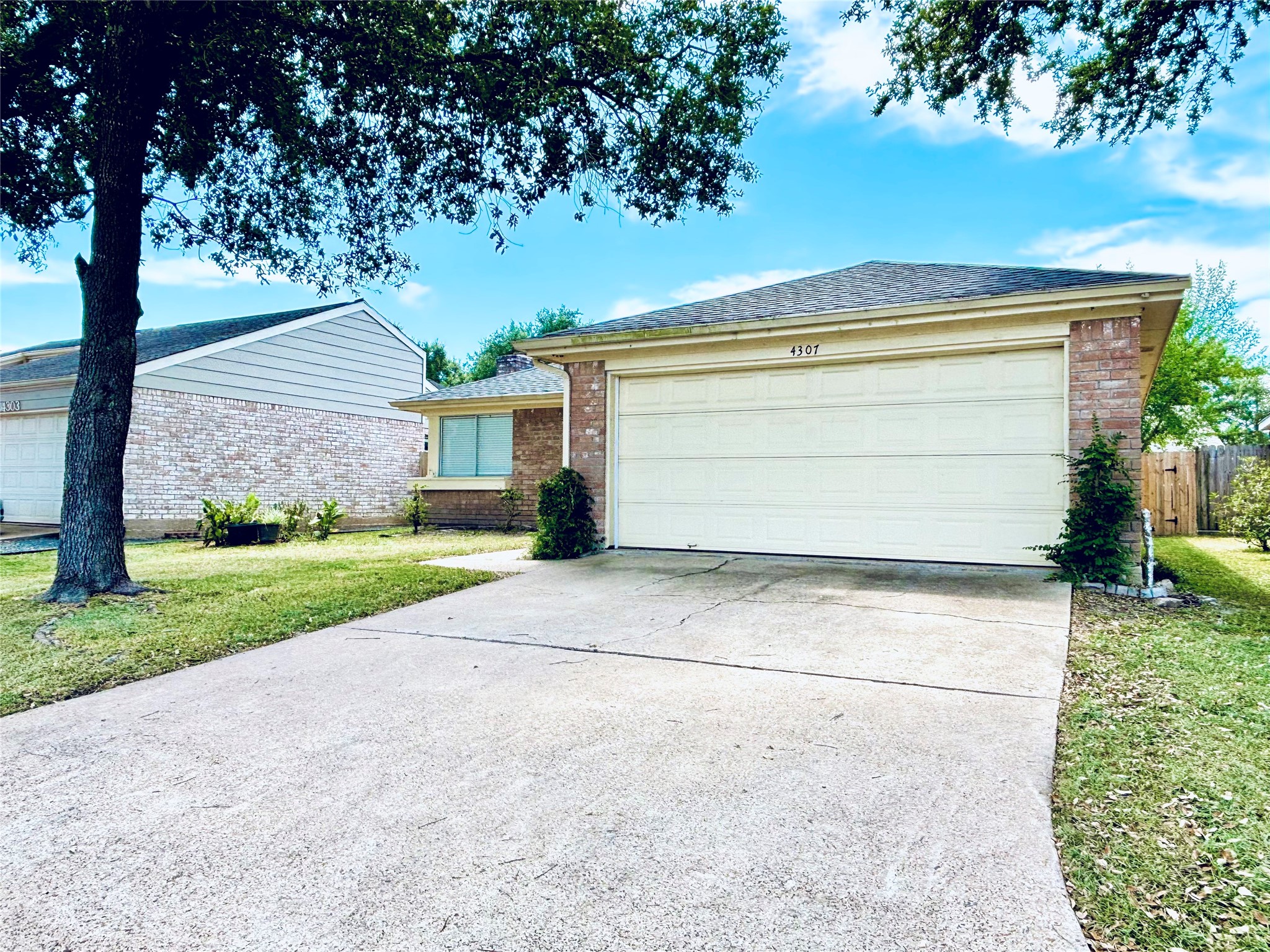 4307 Eagle Fork Drive Property Photo 2