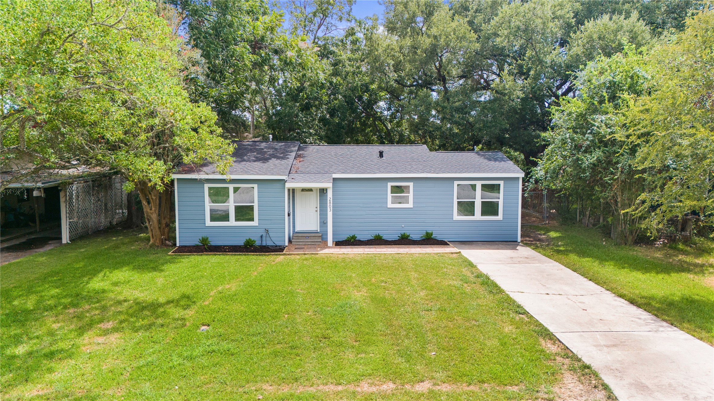 2803 S Houston Drive Property Photo 1