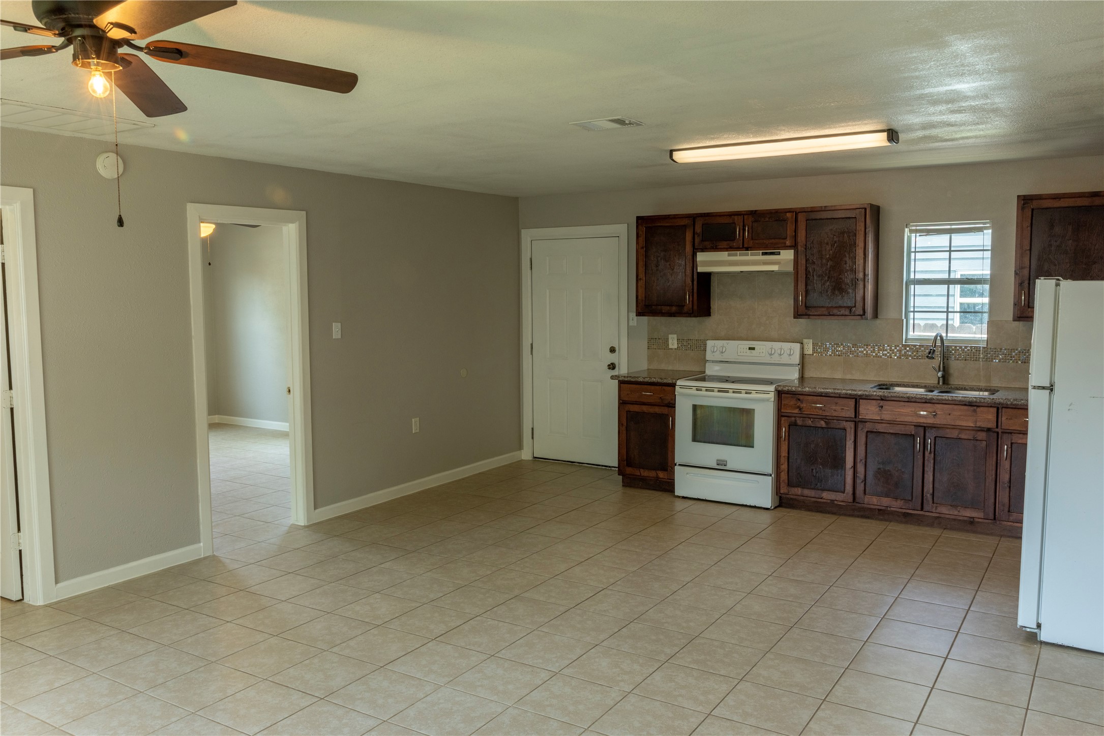 537 Cottontail Drive B Property Photo 2