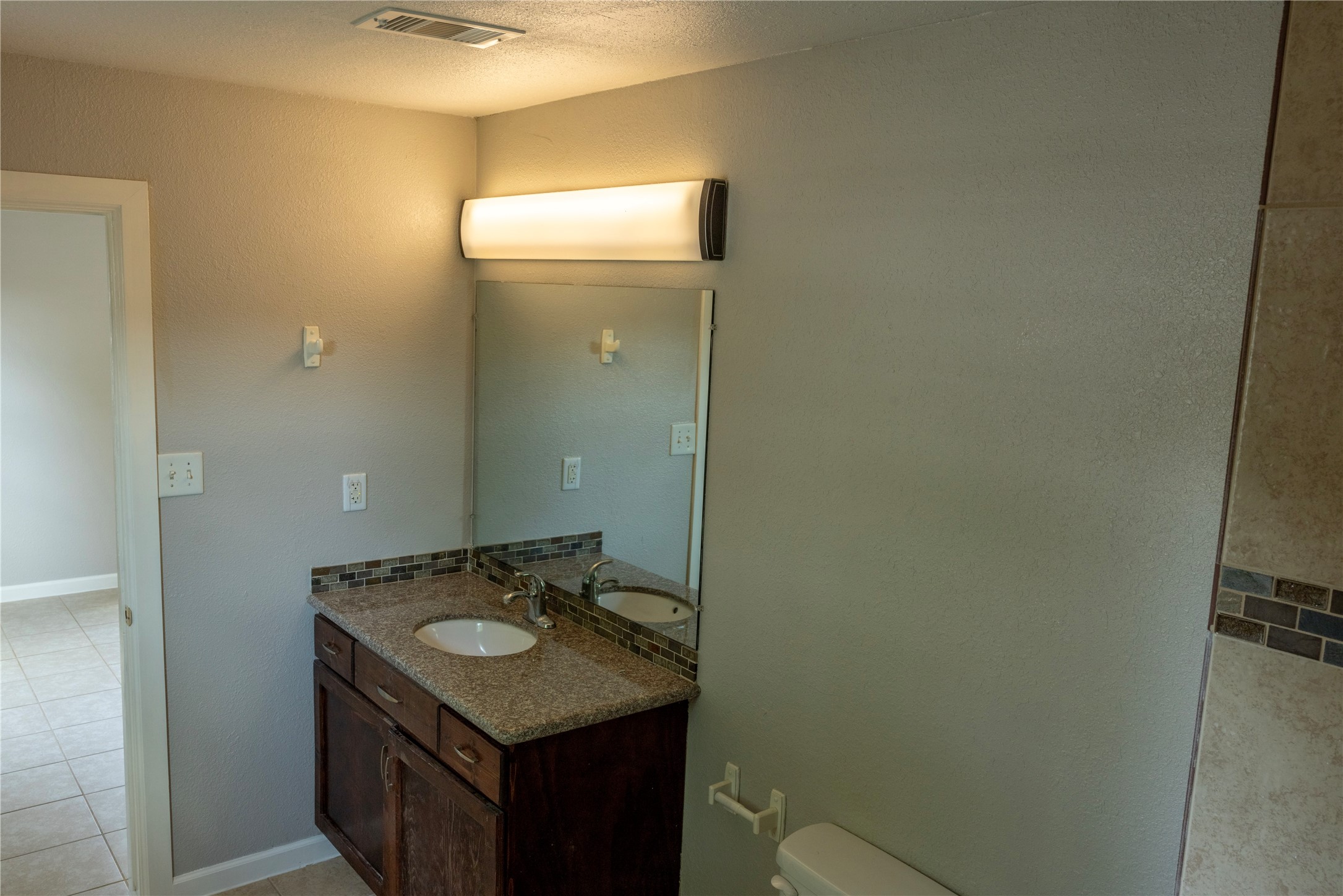 537 Cottontail Drive B Property Photo 17
