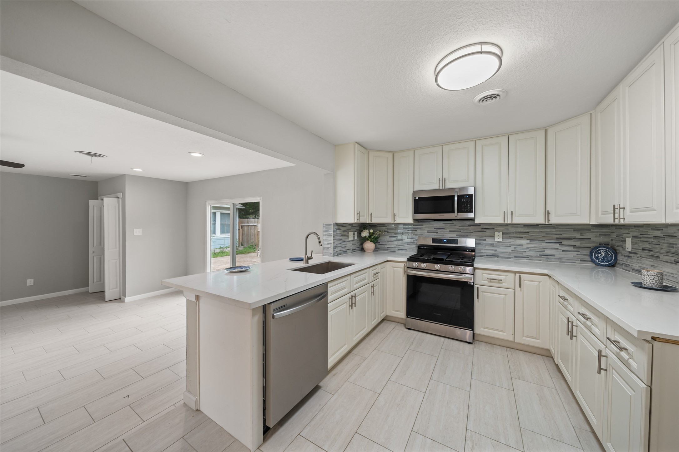 5755 Belvedere Street Property Photo 14