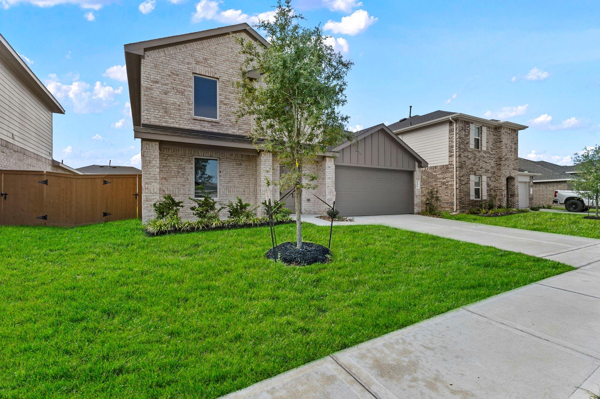 21919 Vernazza Bend Drive Property Photo 2