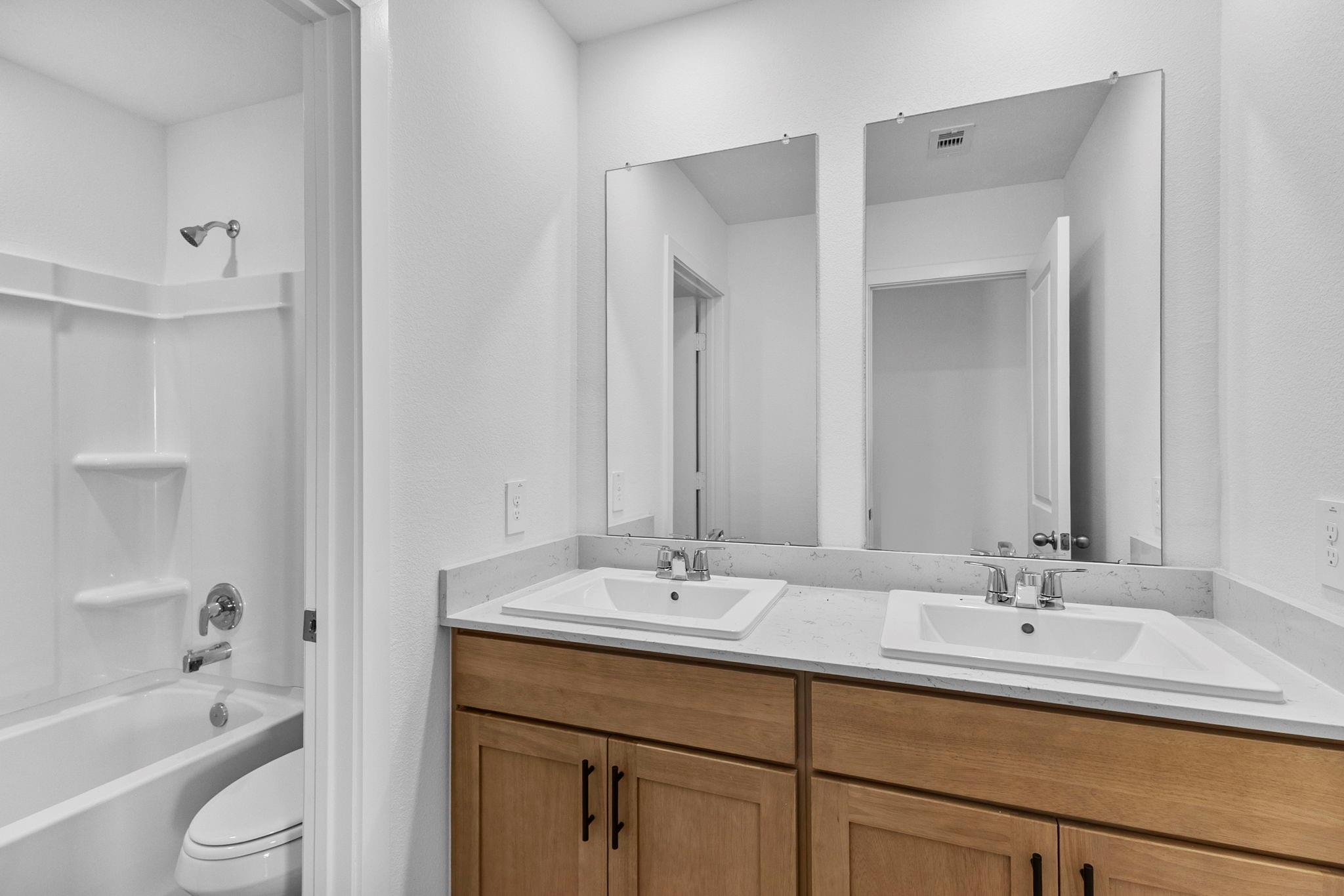 21919 Vernazza Bend Drive Property Photo 23