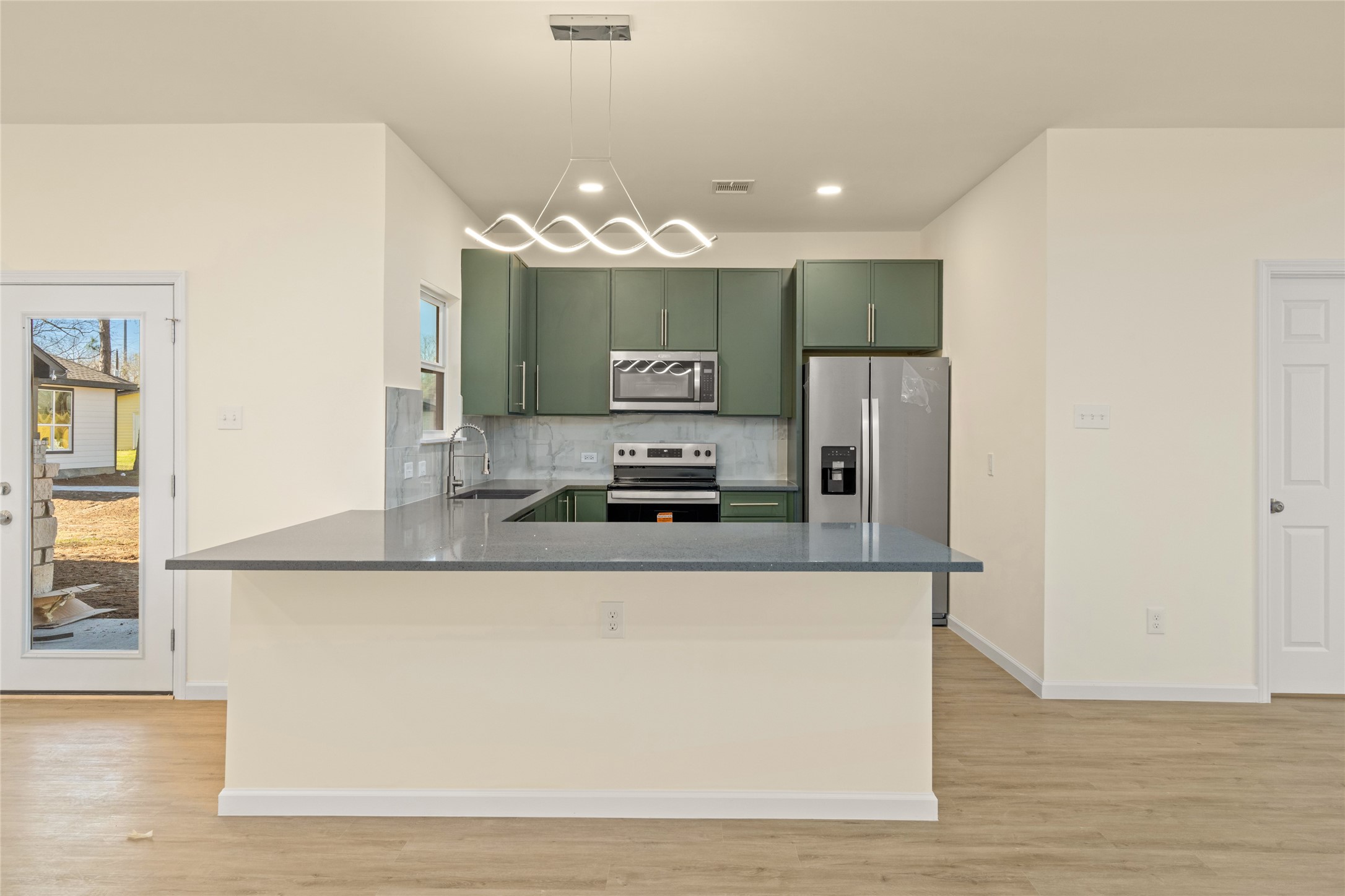 4656 N Teague Street Property Photo 4
