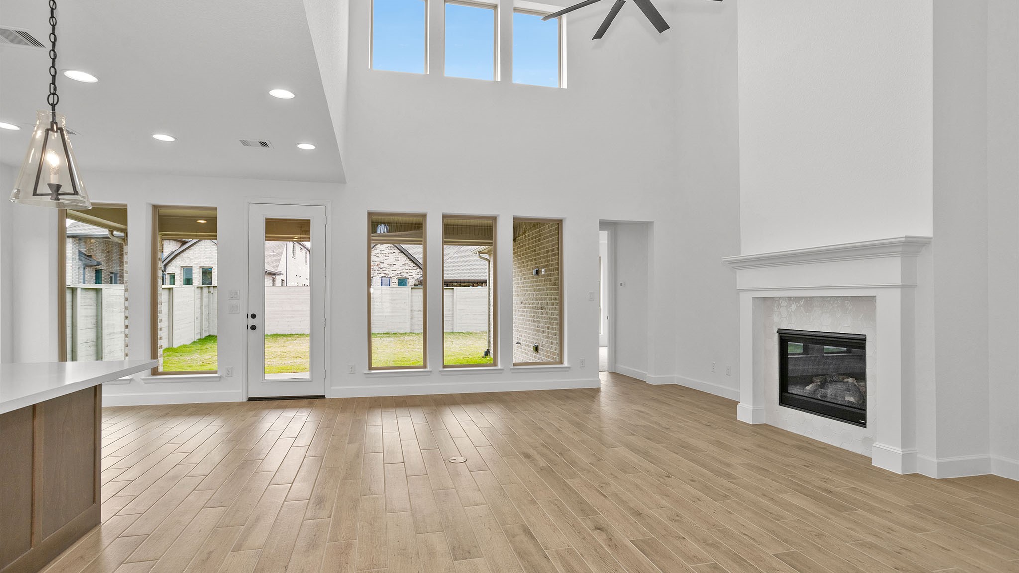 6721 Hillside View Lane Property Photo 6