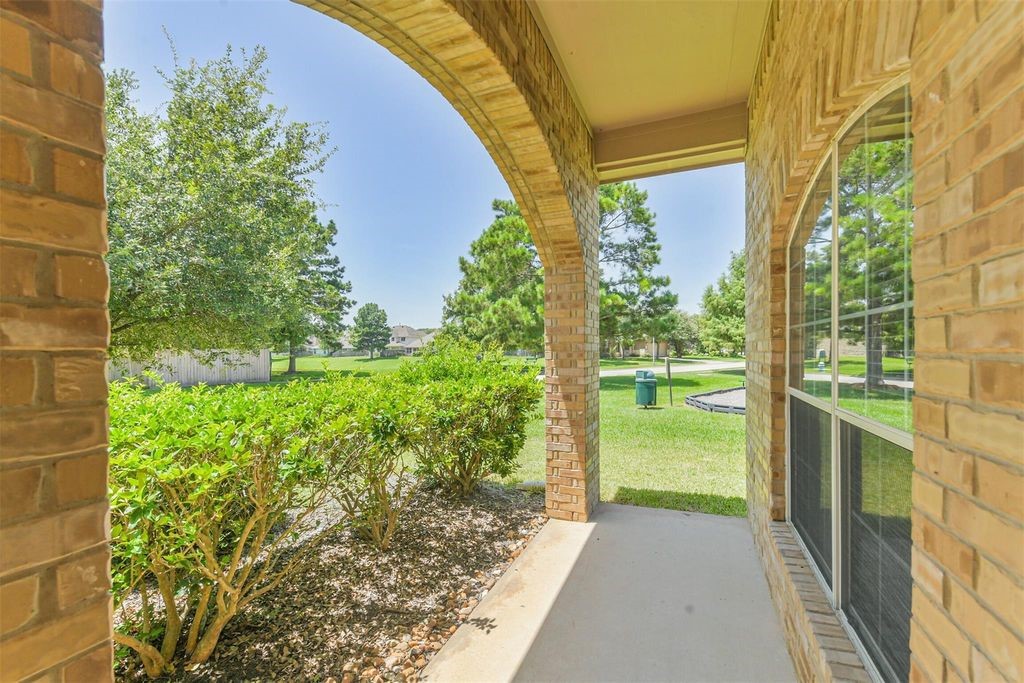 2922 Lemmingham Drive Property Photo 4