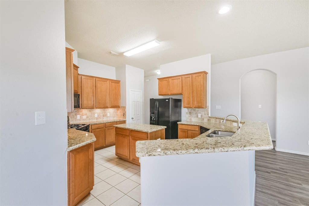 2922 Lemmingham Drive Property Photo 13