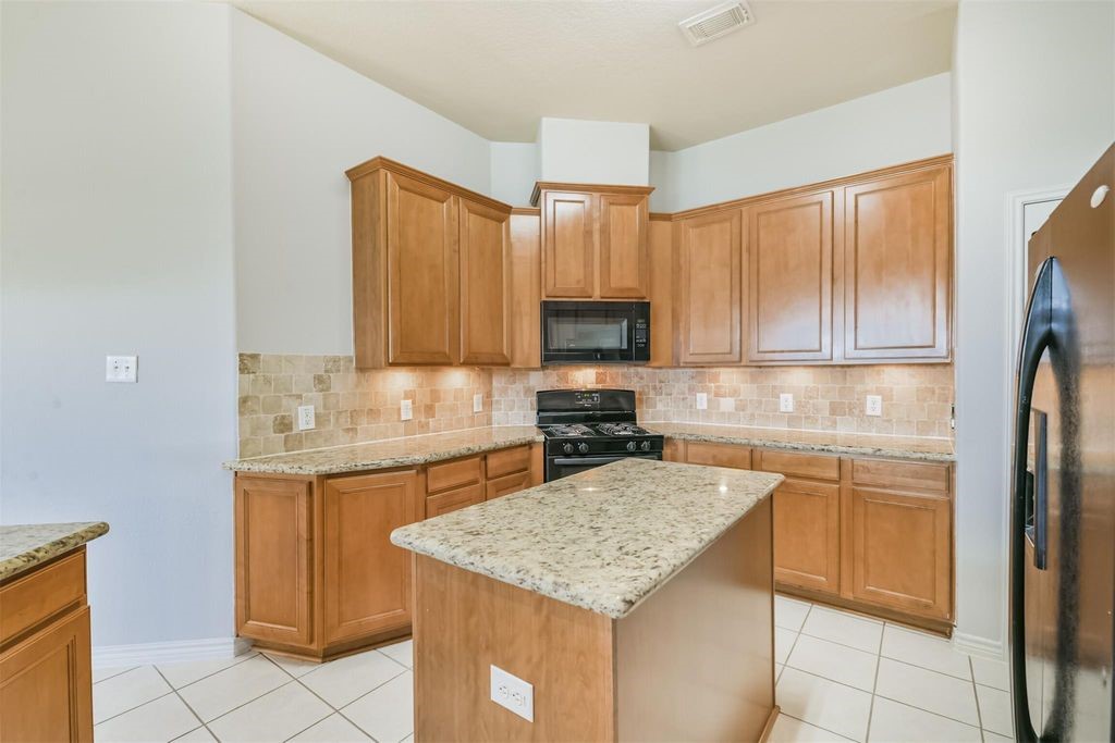 2922 Lemmingham Drive Property Photo 16