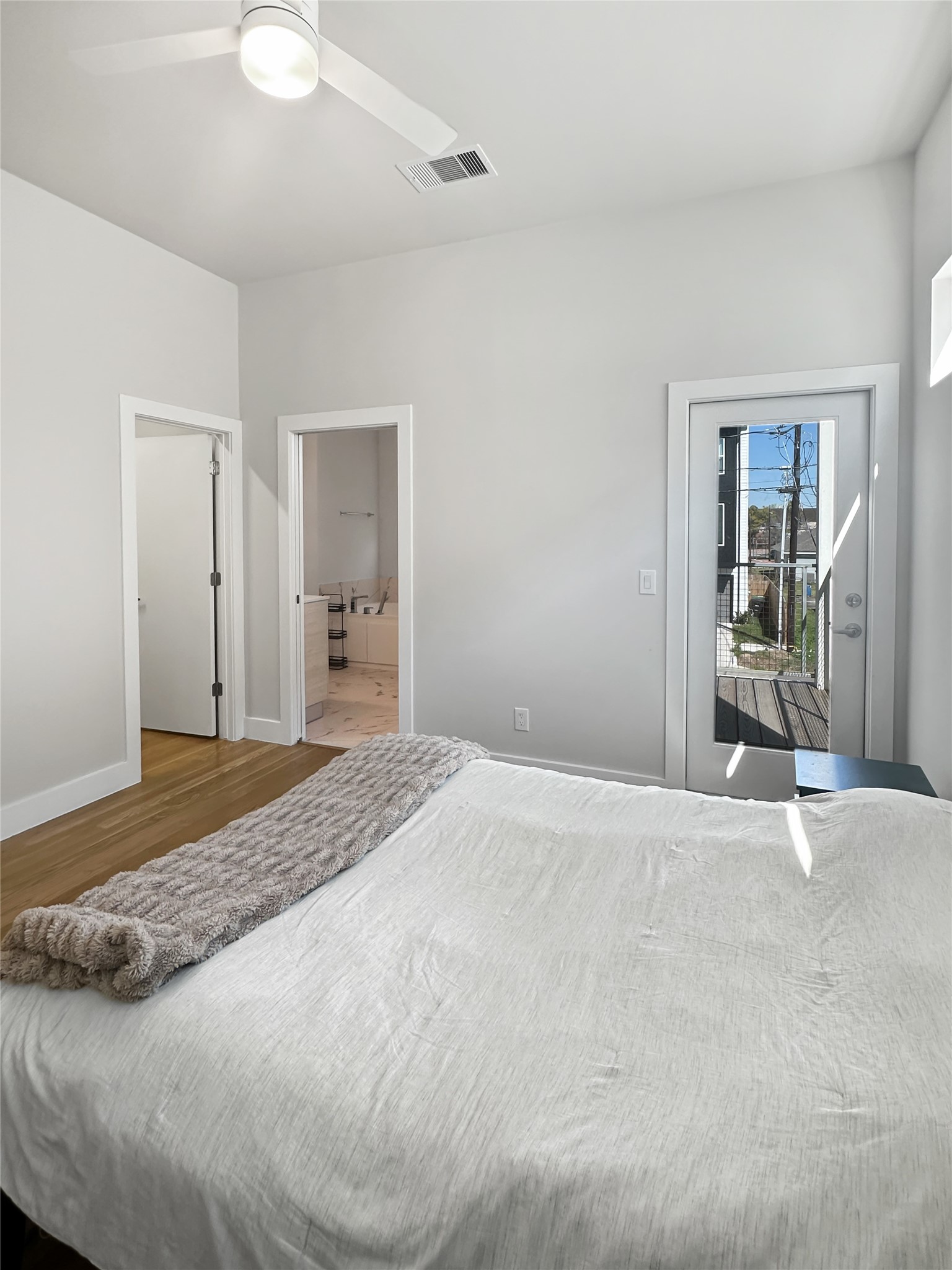 4702 Oats Street B Property Photo 9