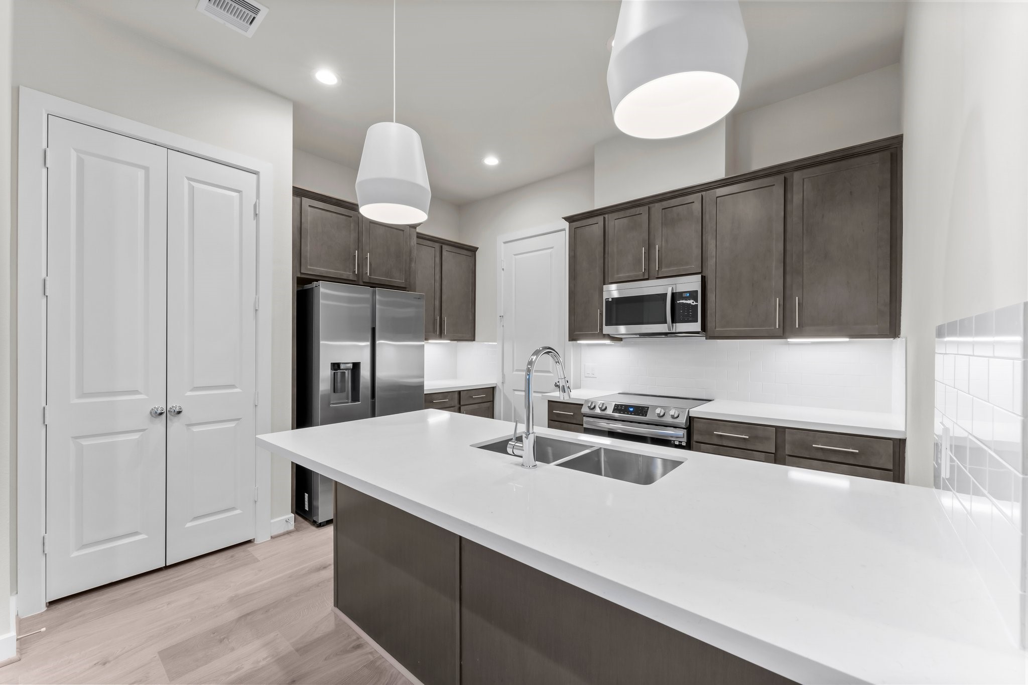 5905 Haring Lane Property Photo 4