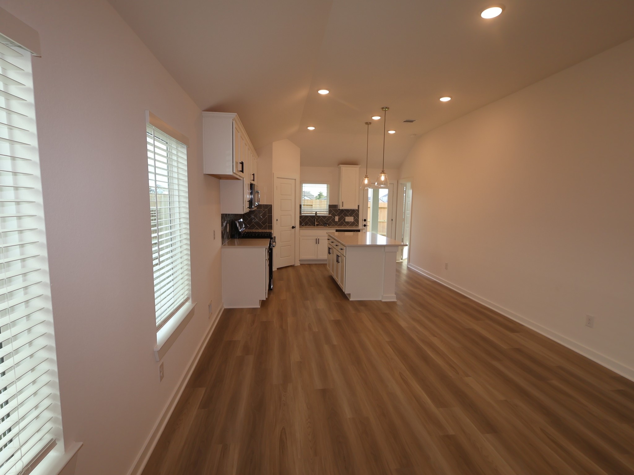 32535 Midsummer Drive Property Photo 4