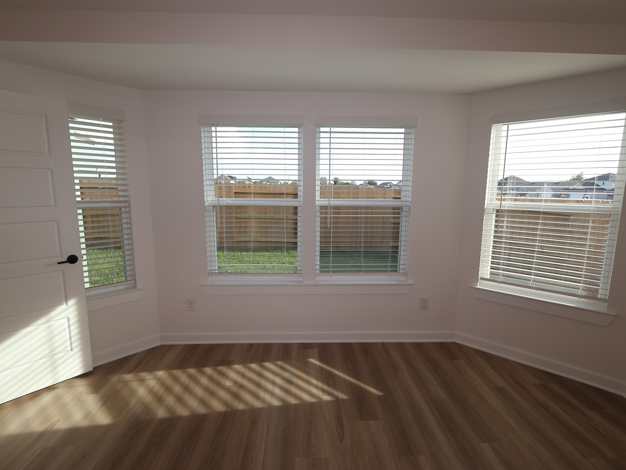 32535 Midsummer Drive Property Photo 6