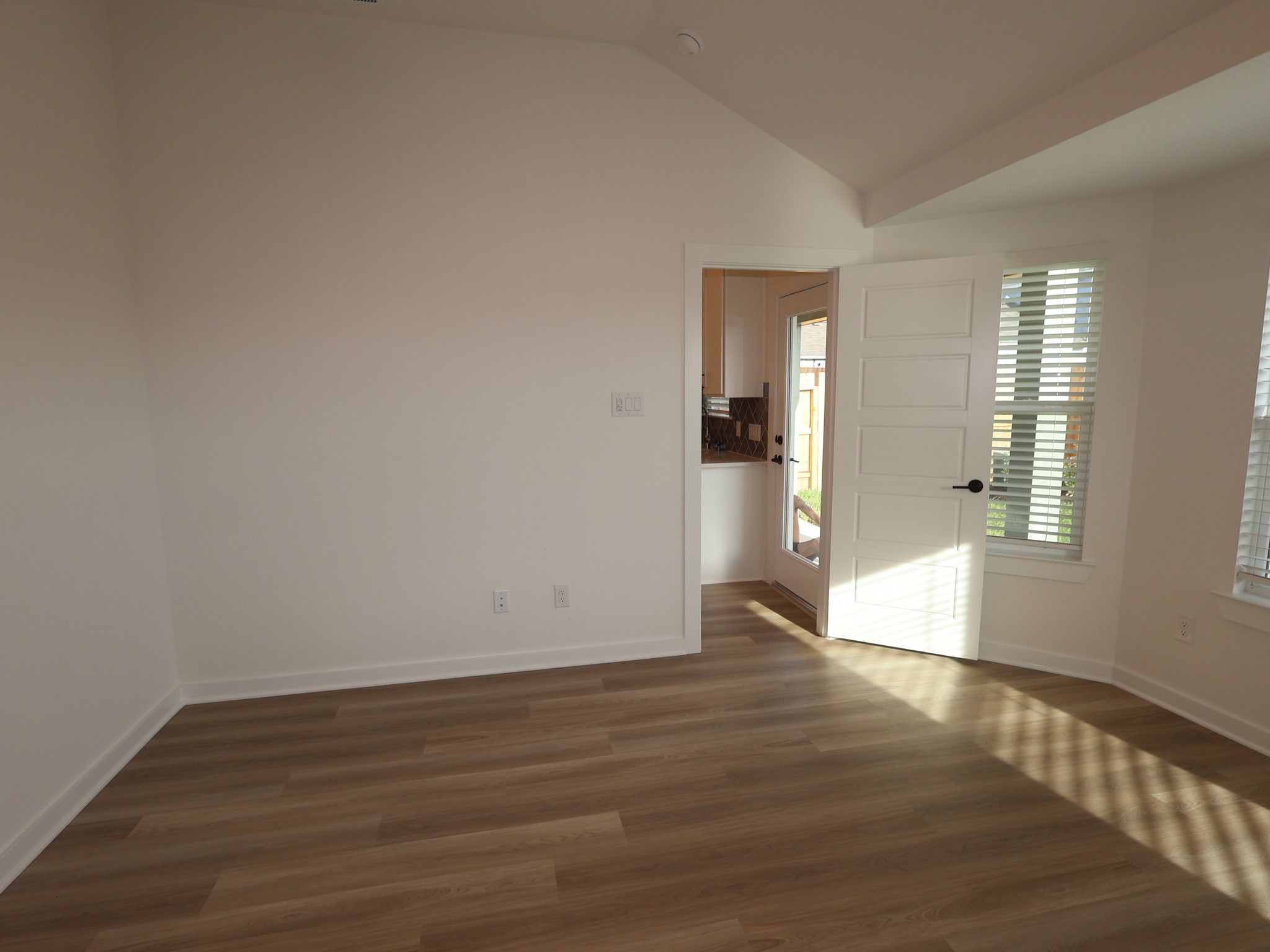 32535 Midsummer Drive Property Photo 7