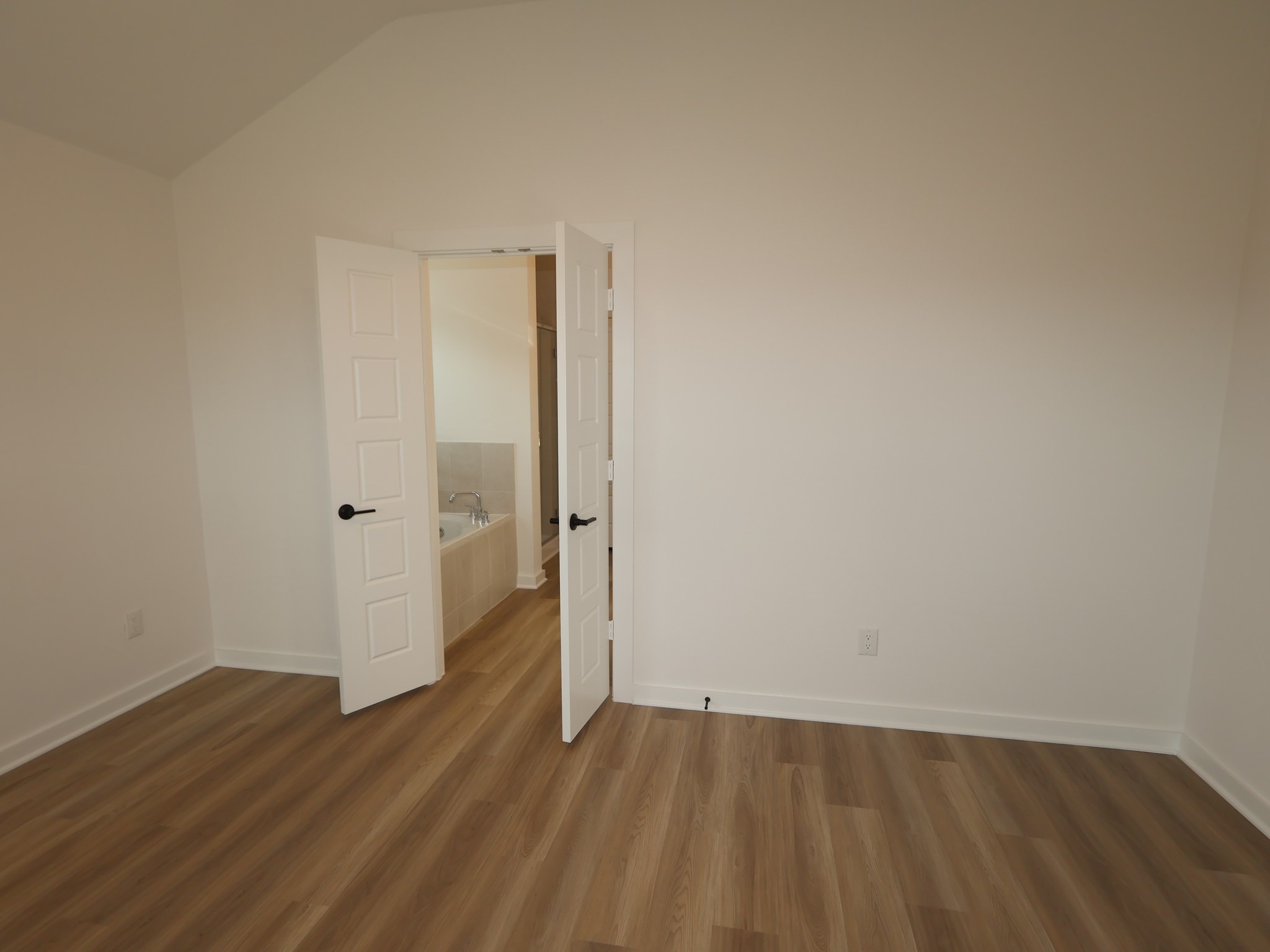 32535 Midsummer Drive Property Photo 8