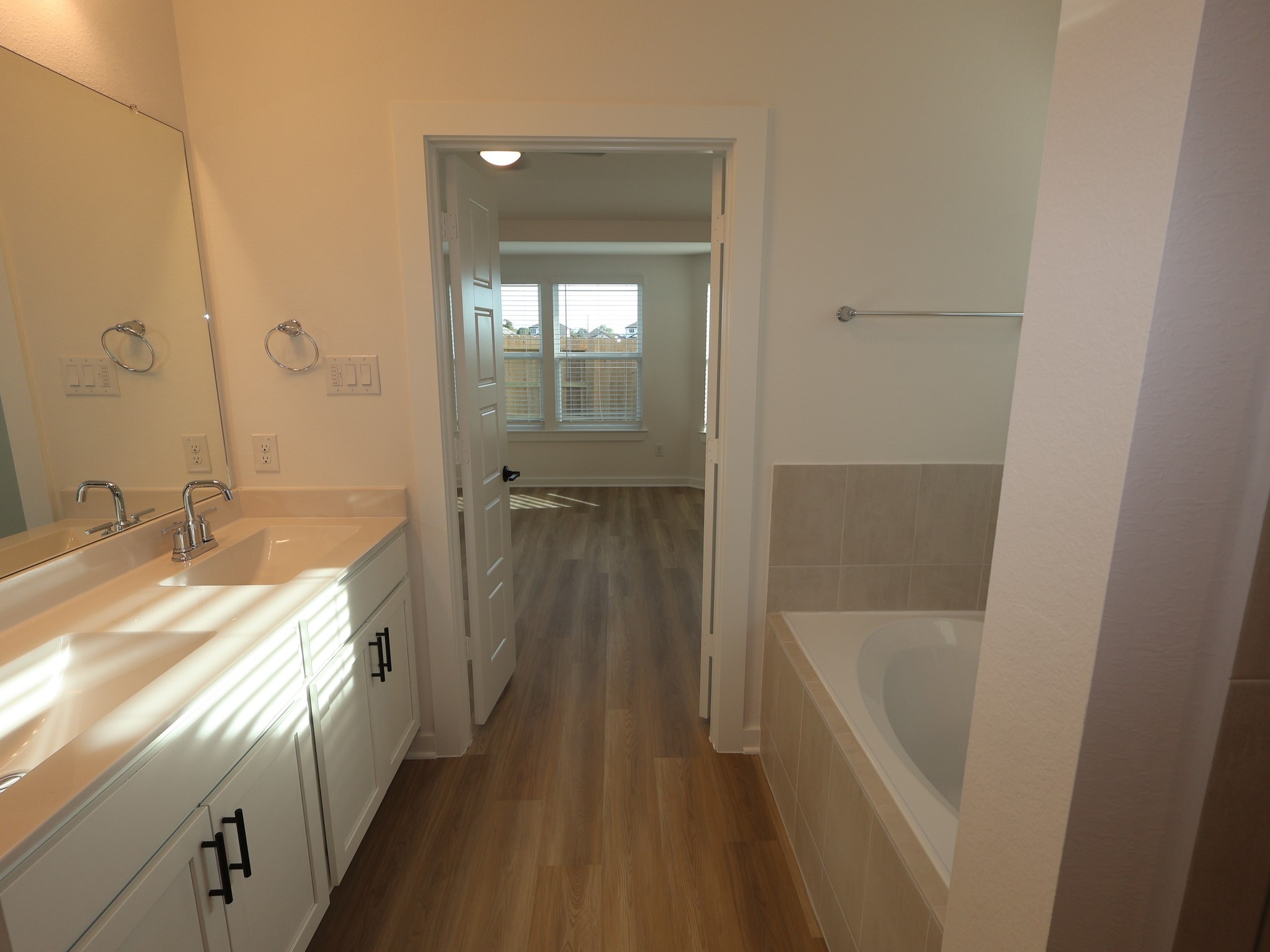 32535 Midsummer Drive Property Photo 9