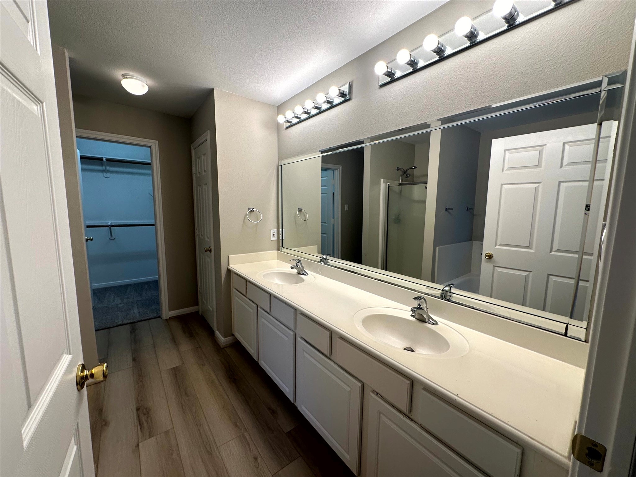 227 Cool Cove Property Photo 7