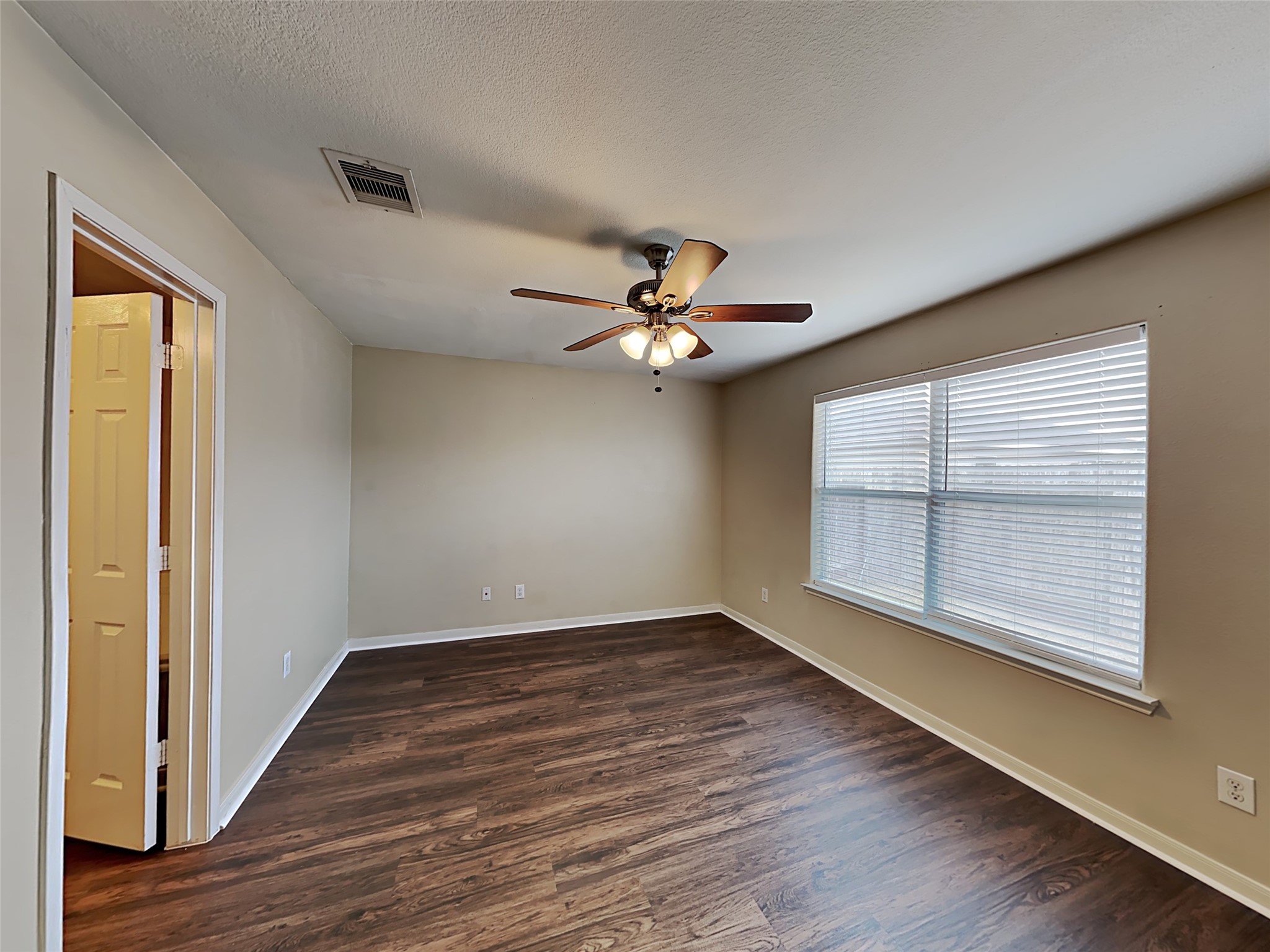 4615 Snowdrop Court Property Photo 6