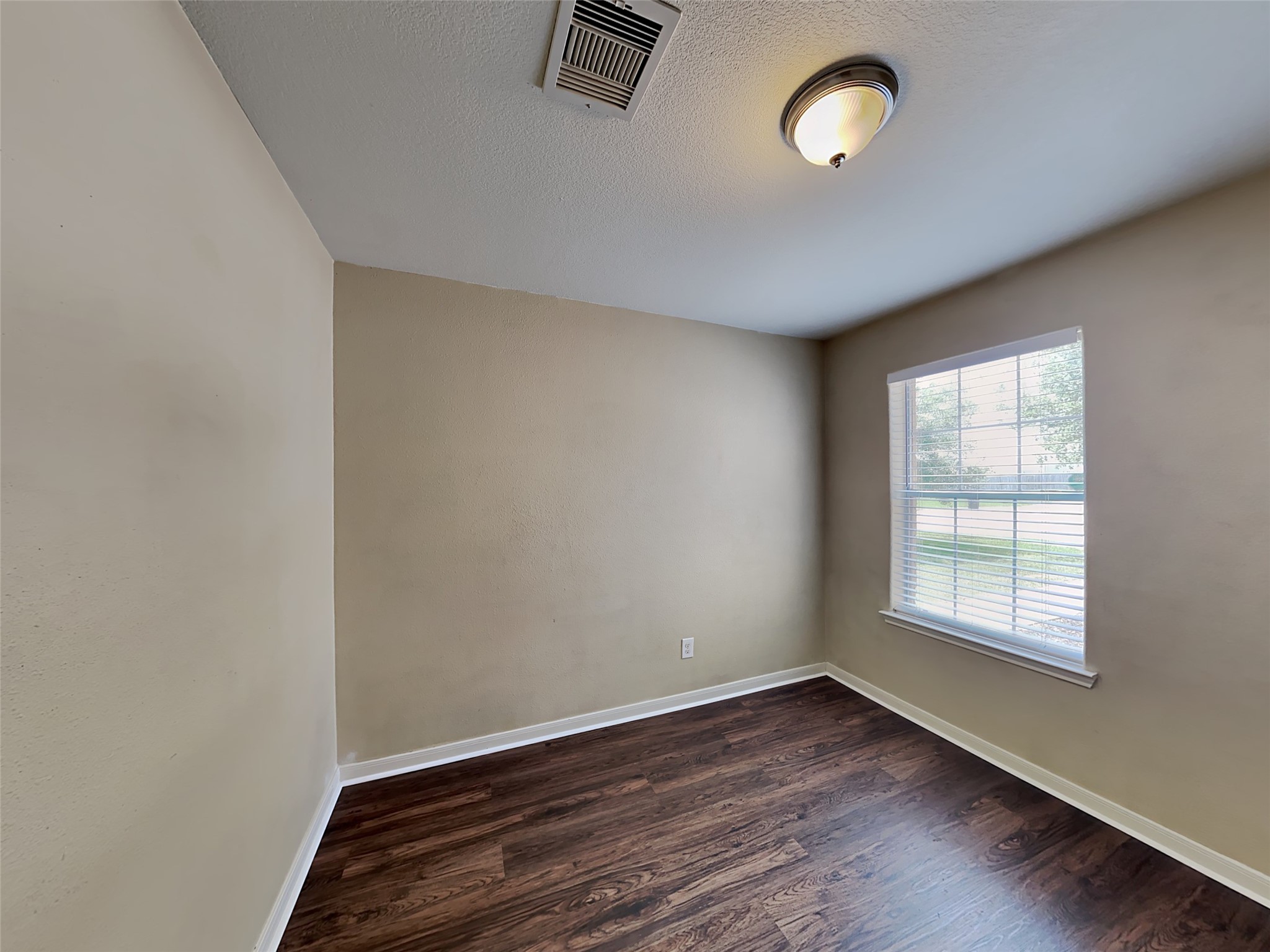 4615 Snowdrop Court Property Photo 14