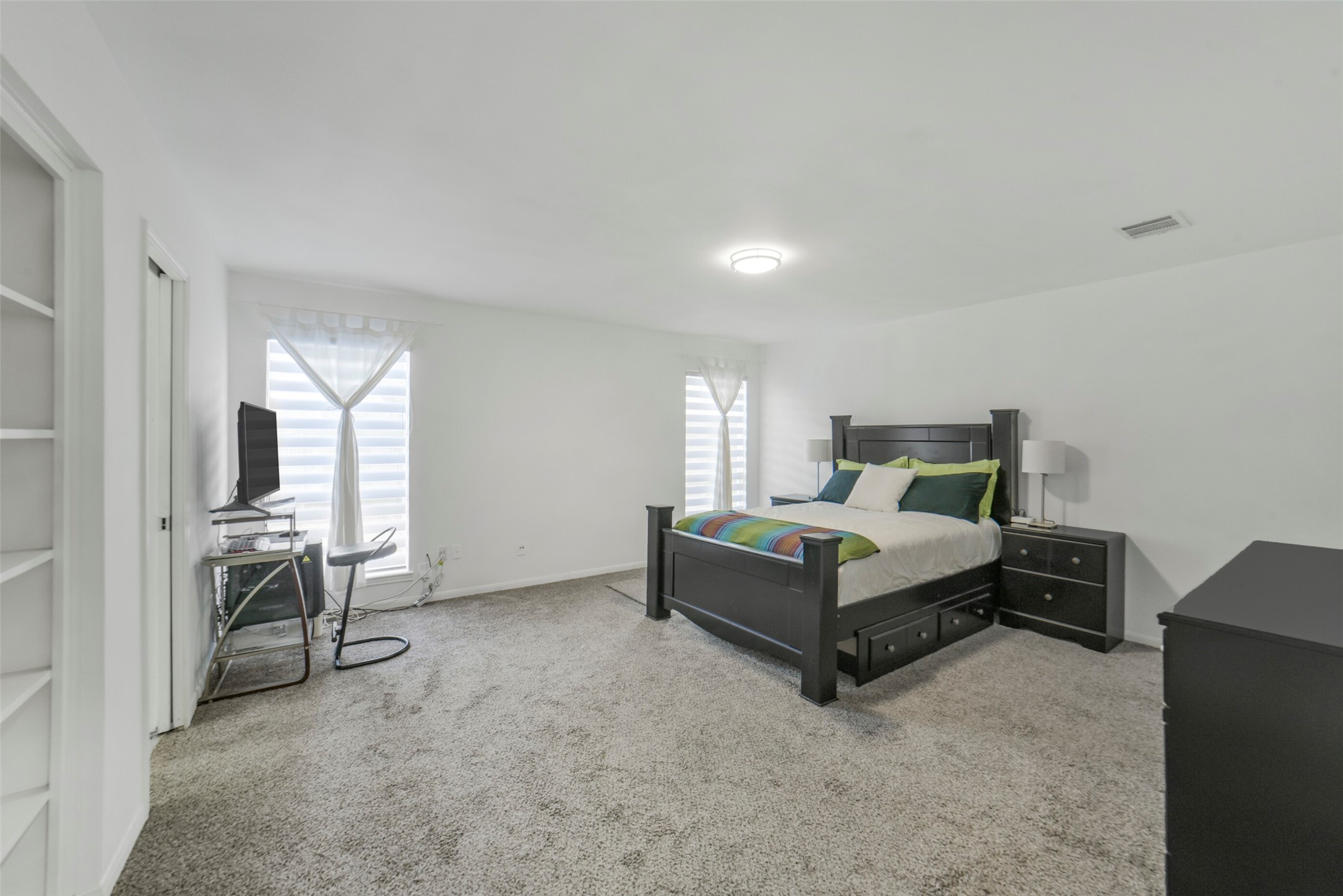 1823 Cherry Bend Drive Property Photo 6