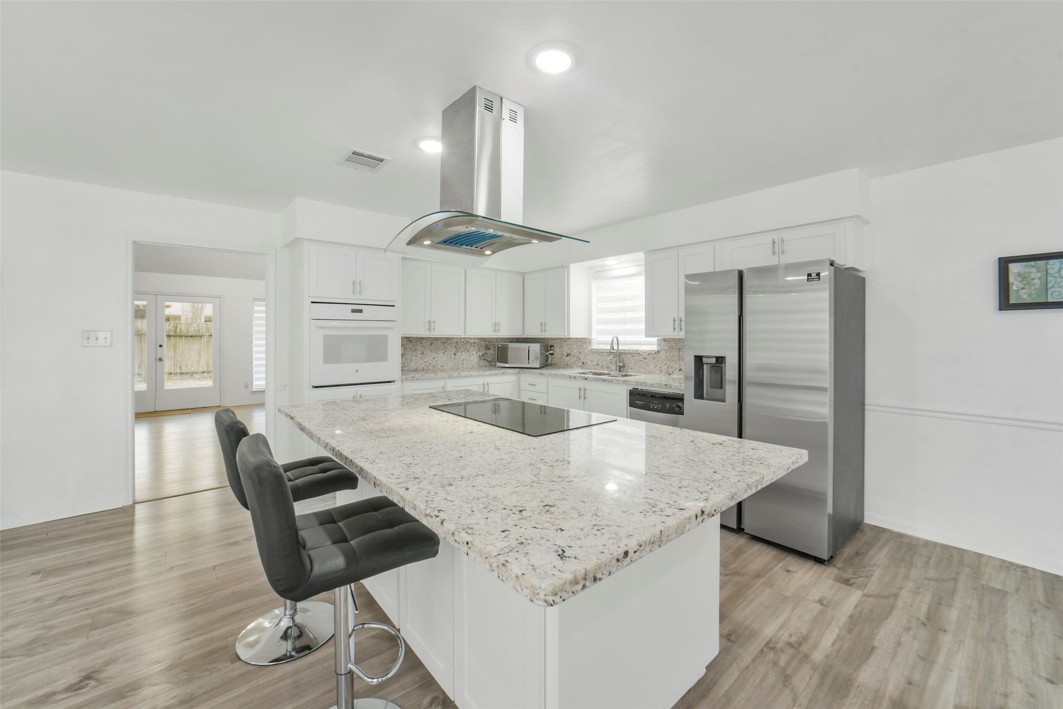 1823 Cherry Bend Drive Property Photo 18