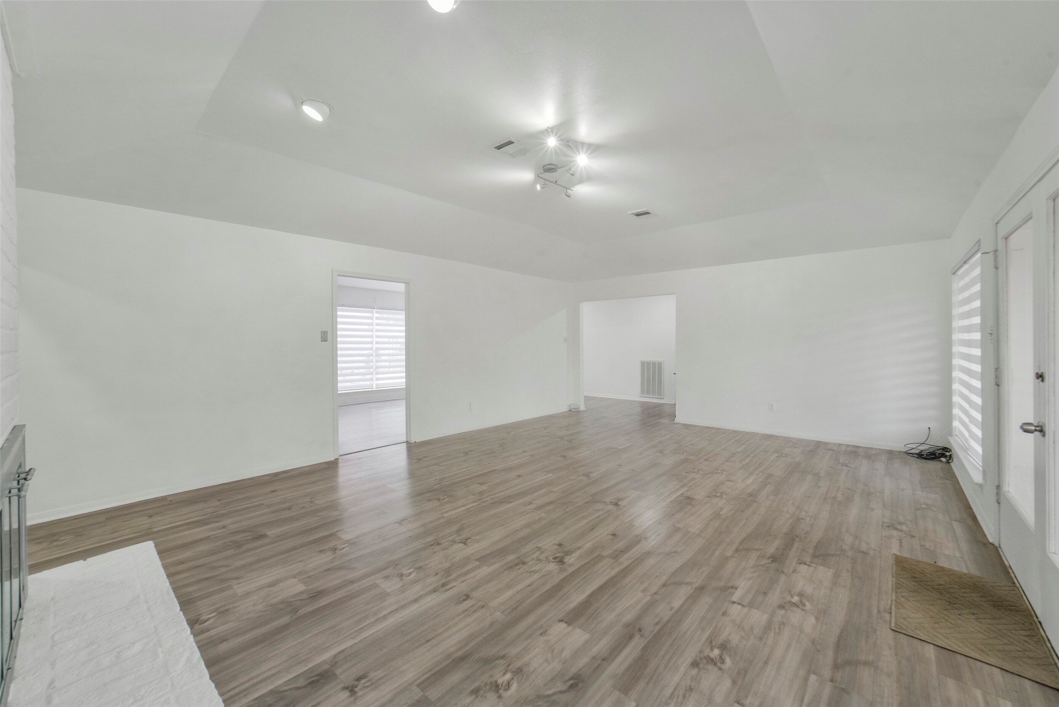 1823 Cherry Bend Drive Property Photo 28