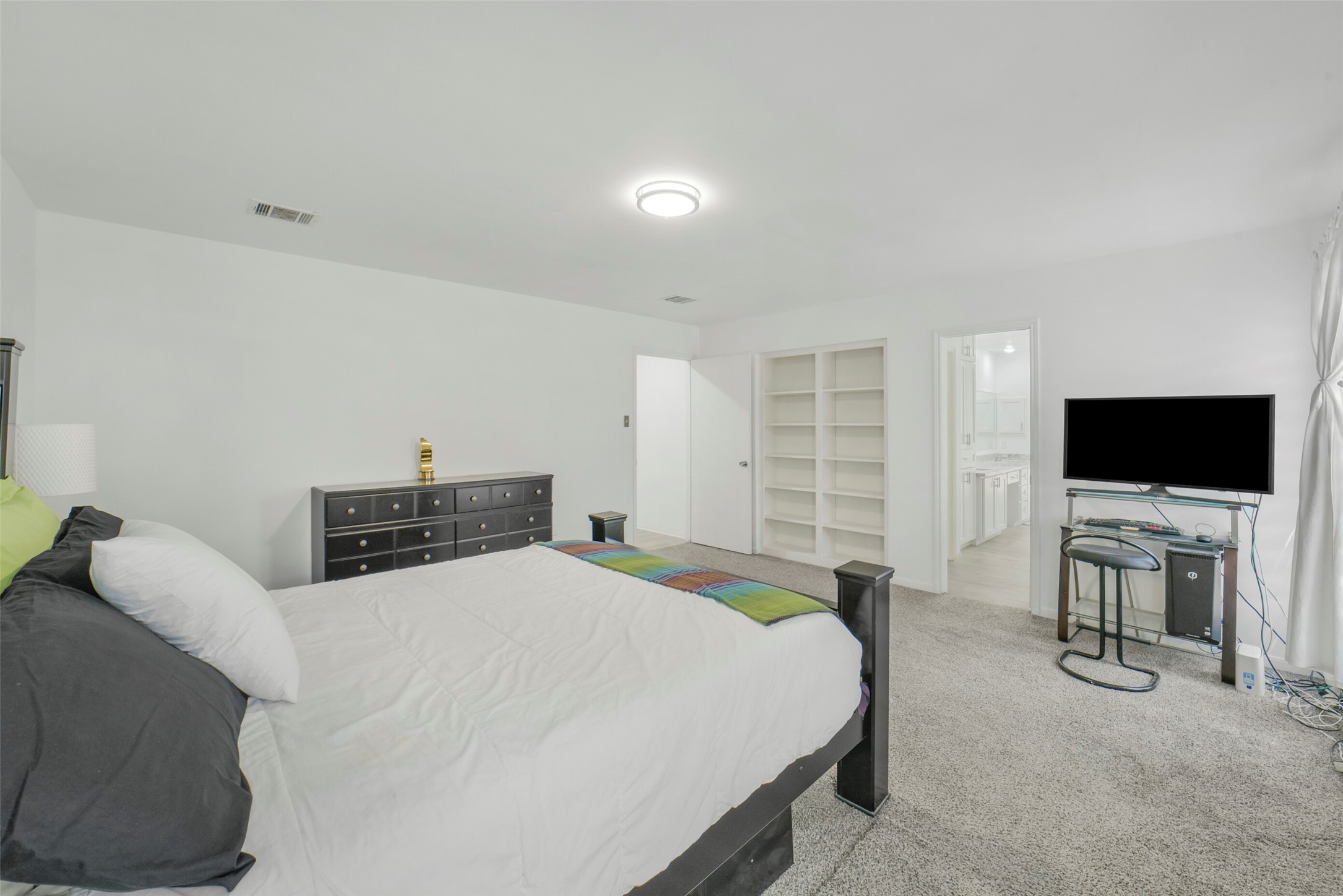 1823 Cherry Bend Drive Property Photo 29