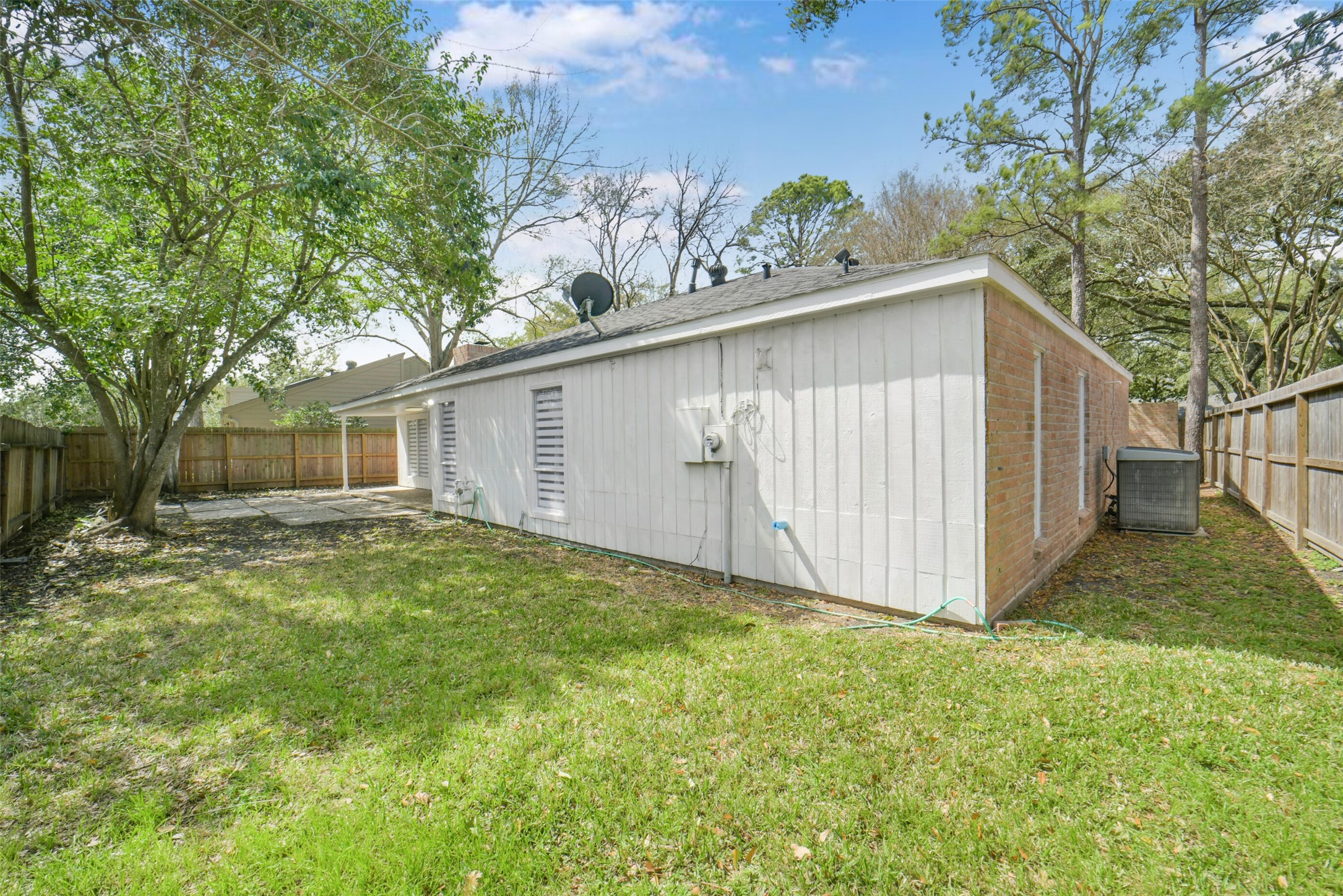 1823 Cherry Bend Drive Property Photo 40