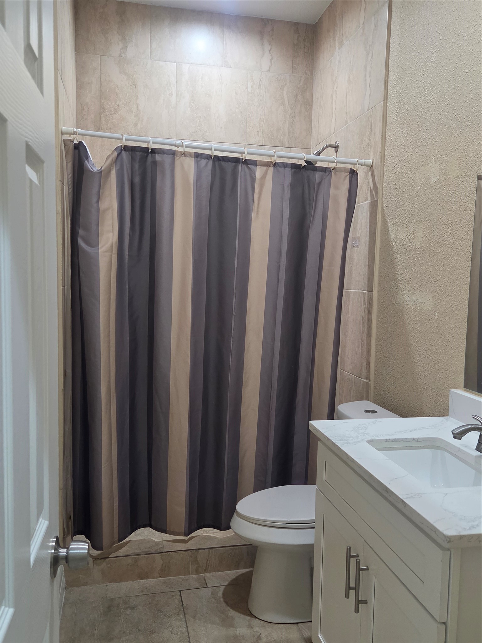 5713 Gulf Freeway B Property Photo 6