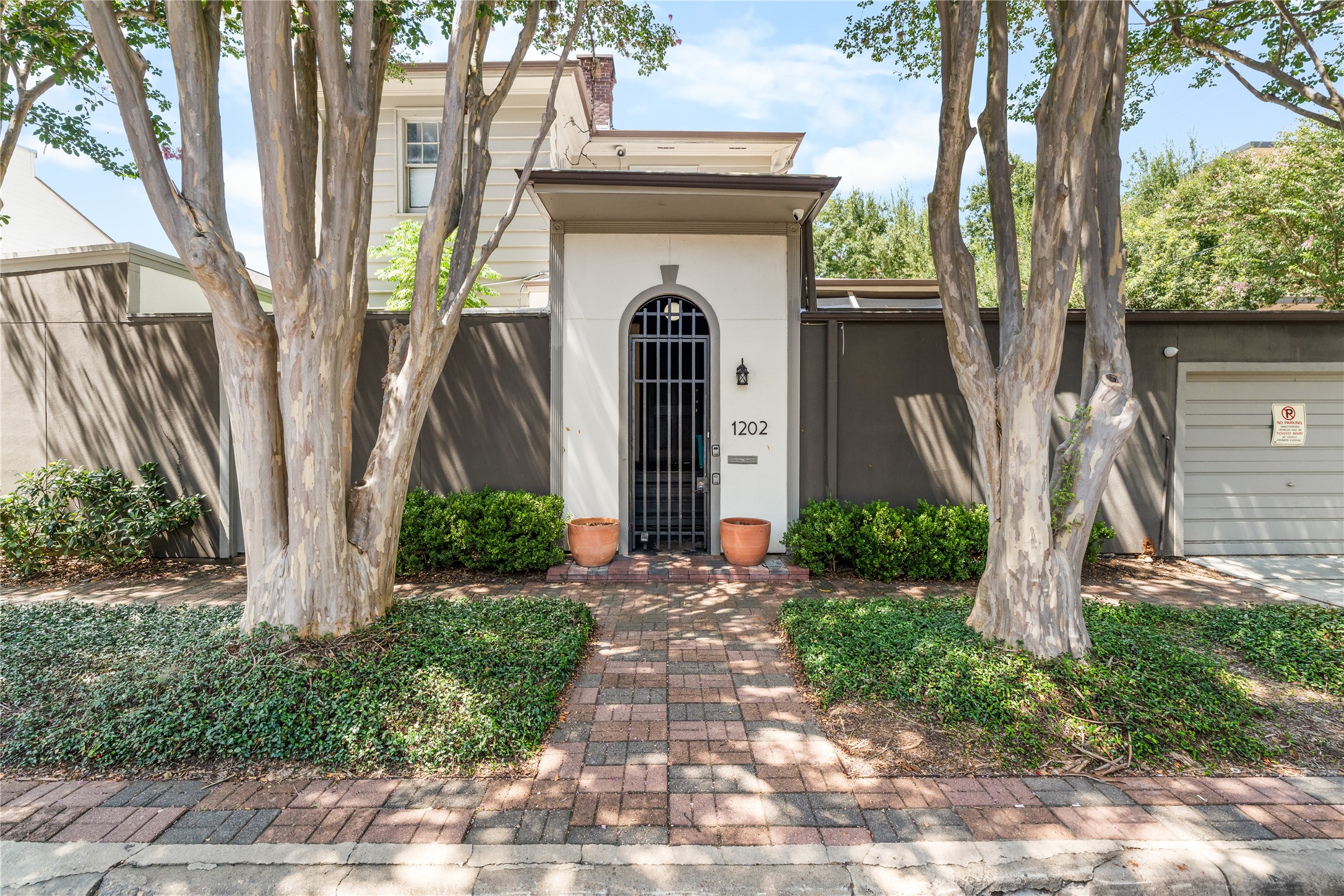 1202 Hawthorne Street Property Photo 1