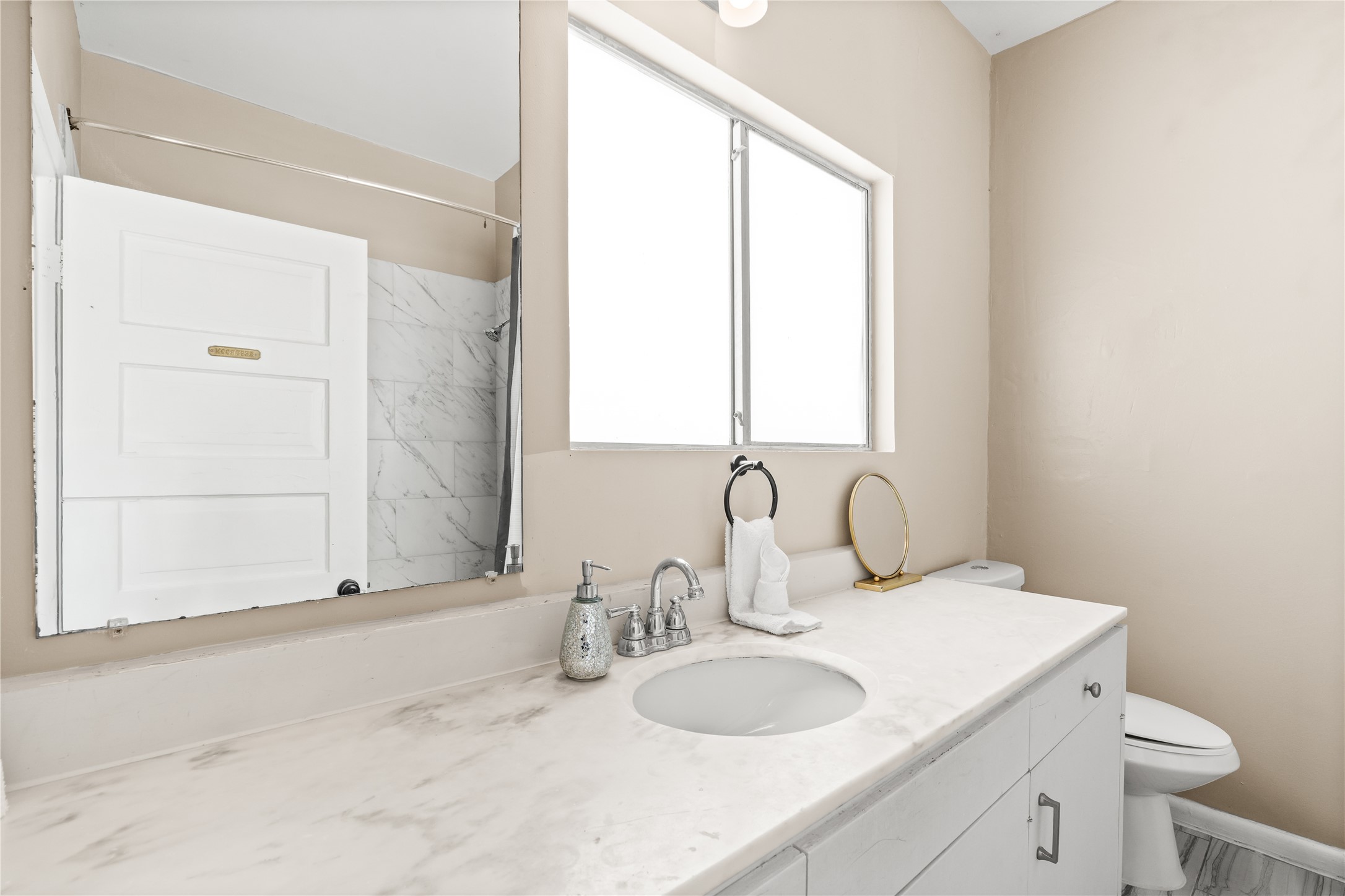 1202 Hawthorne Street Property Photo 20